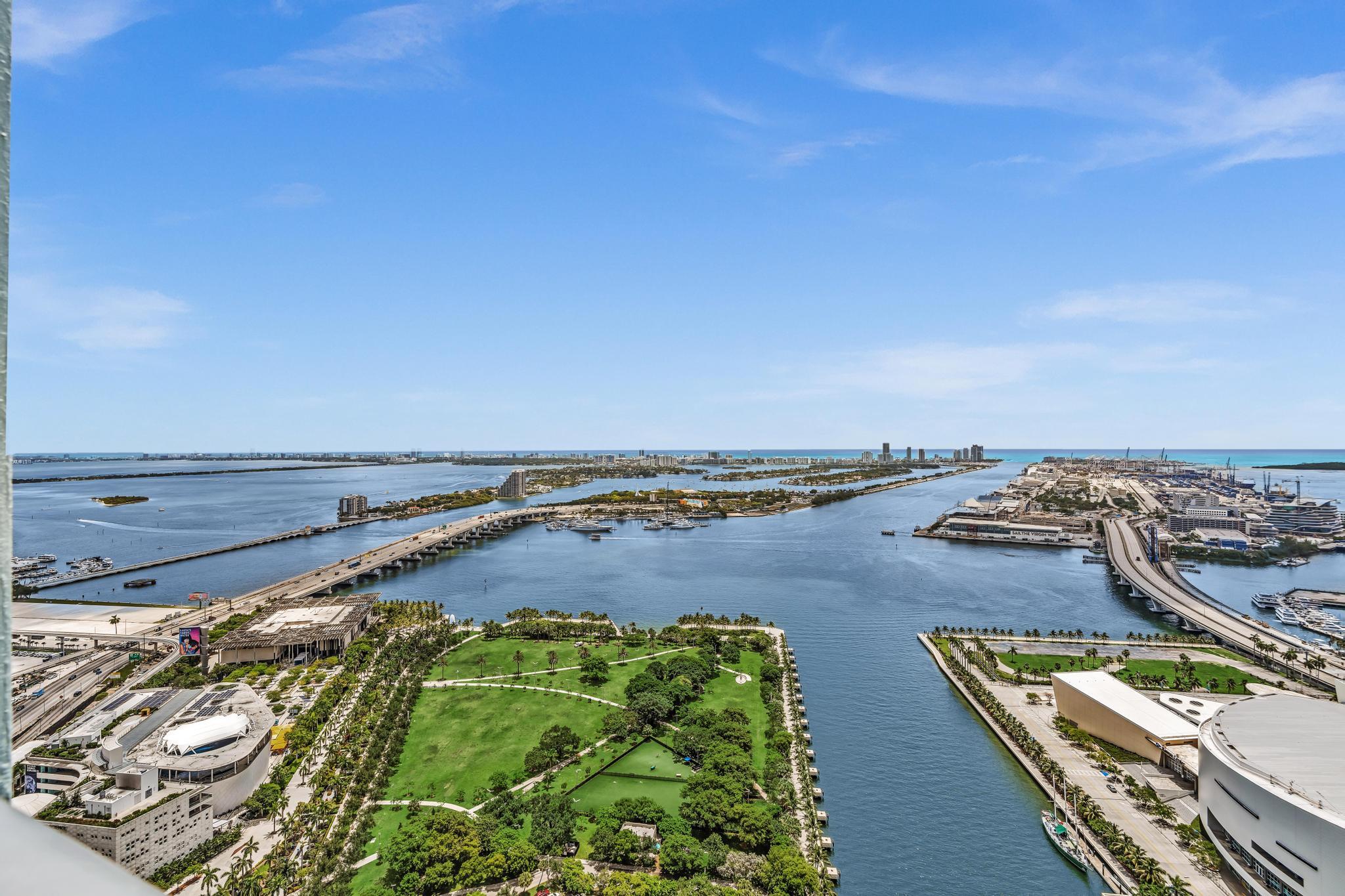 900 Biscayne #4703, Miami FL 33132