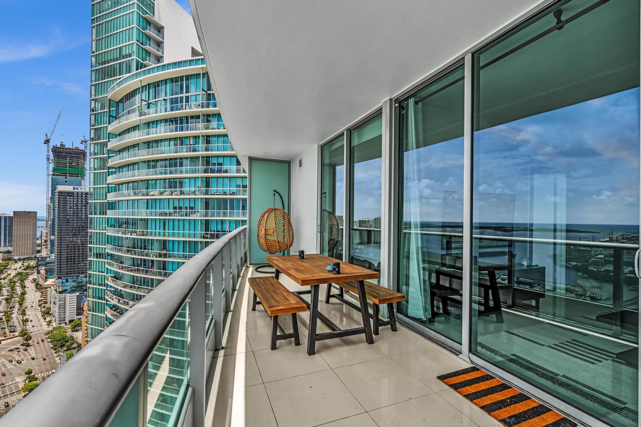 900 Biscayne #4703, Miami FL 33132