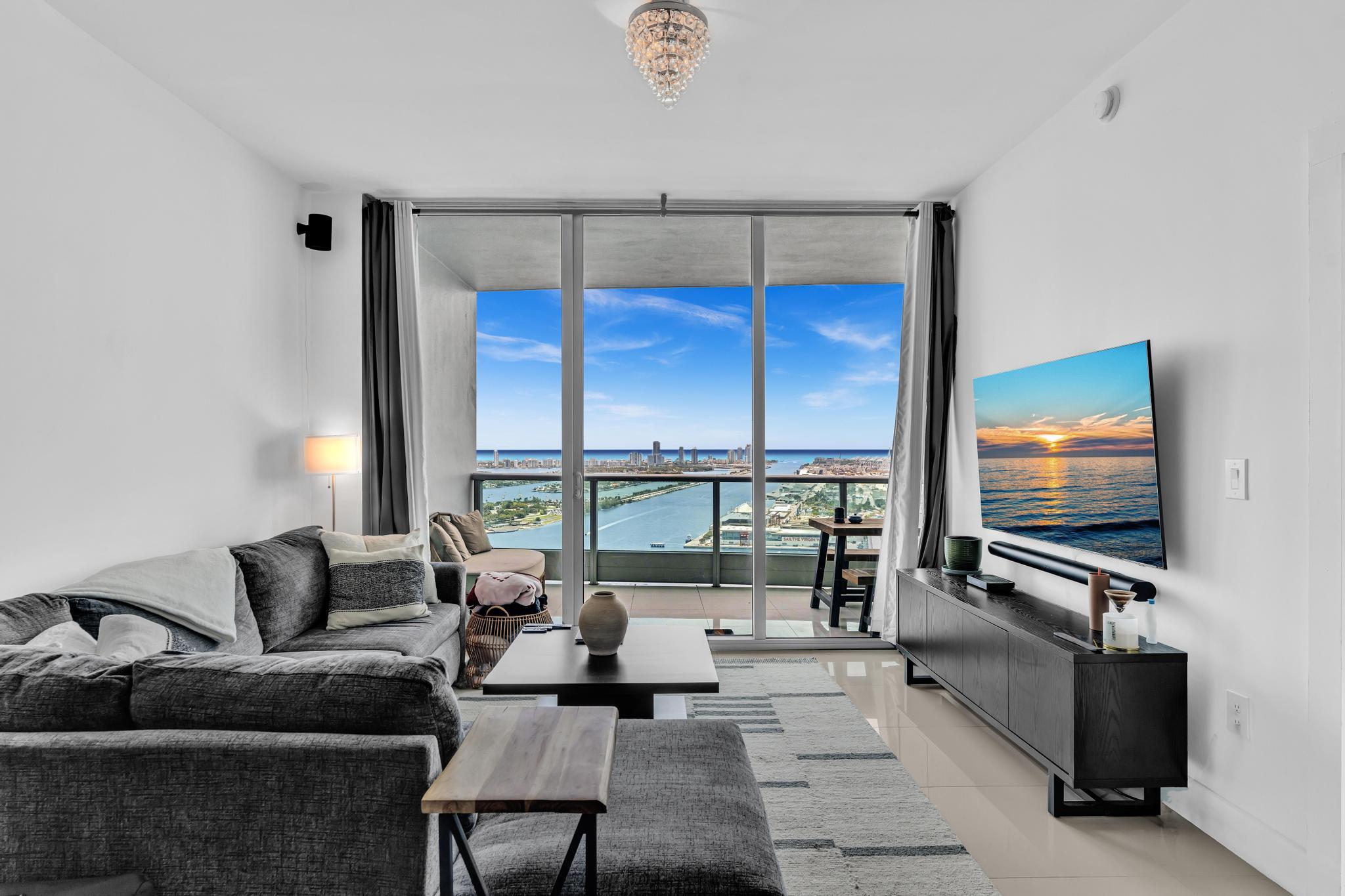 900 Biscayne #4703, Miami FL 33132