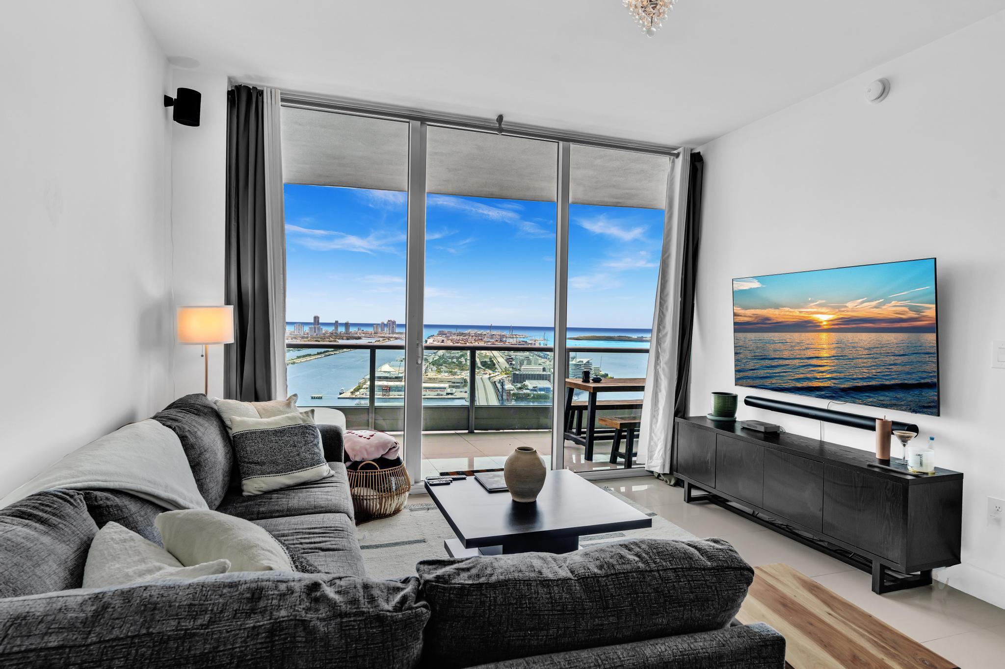 900 Biscayne #4703, Miami FL 33132