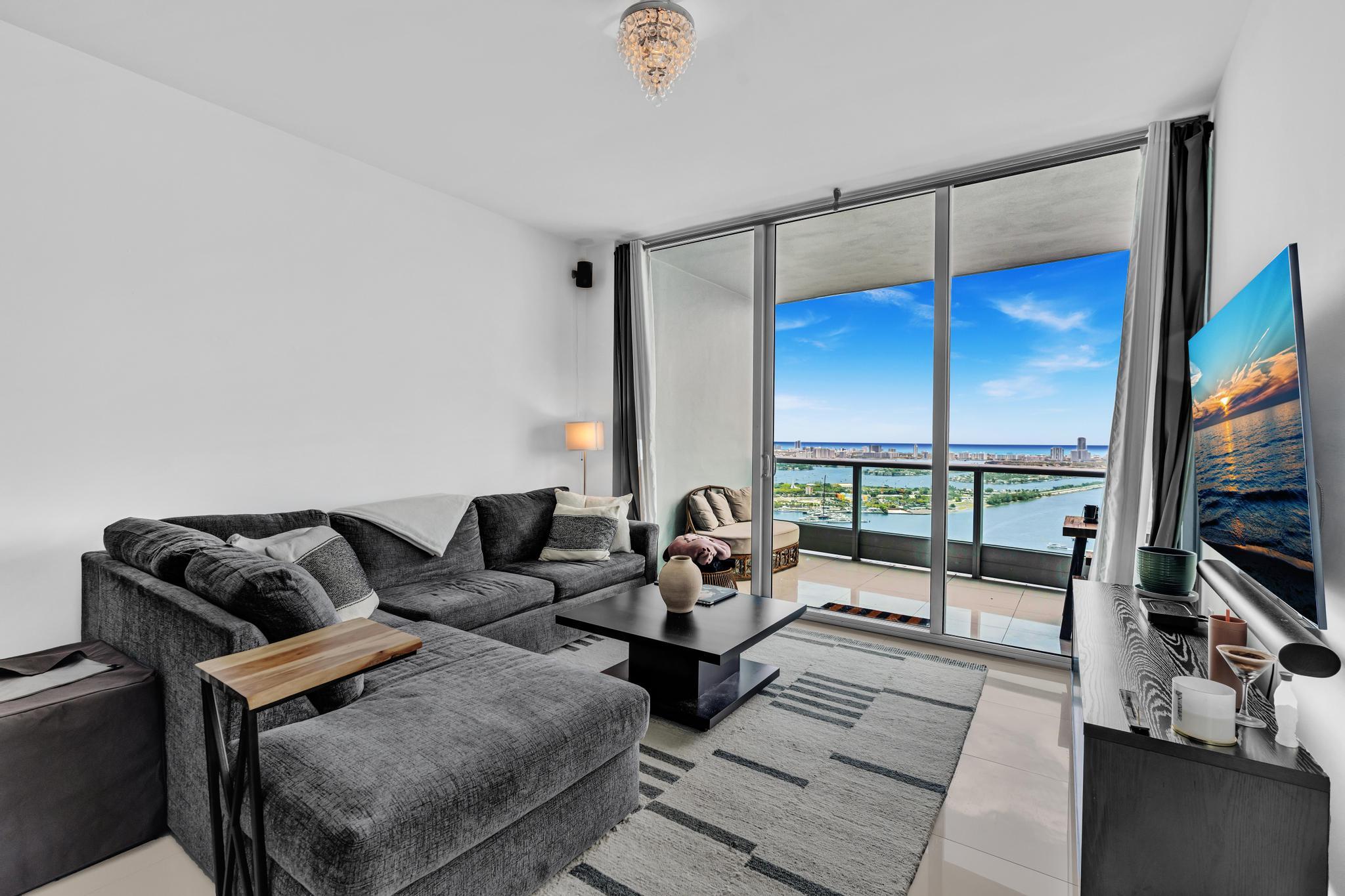 900 Biscayne #4703, Miami FL 33132