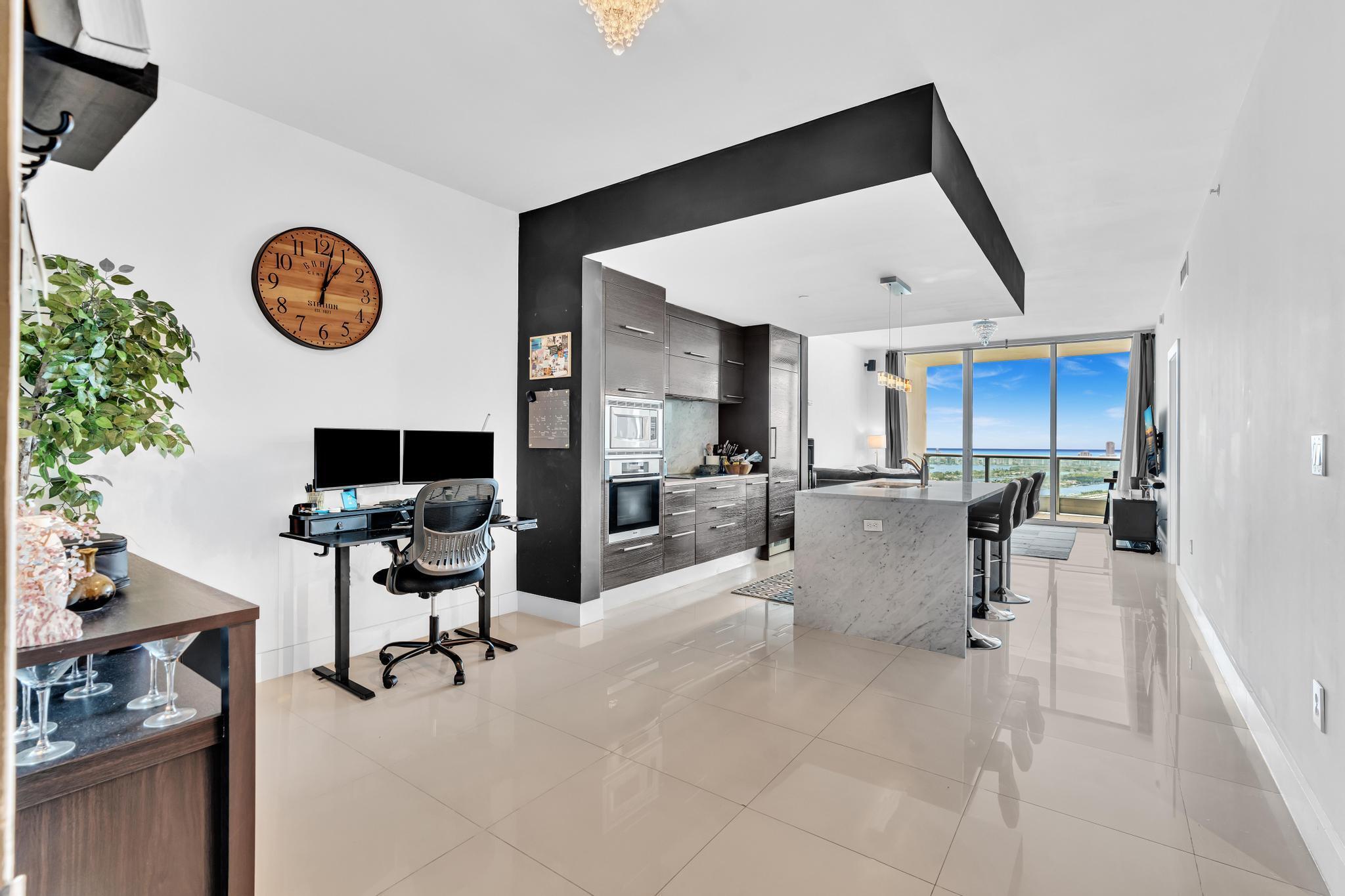 900 Biscayne #4703, Miami FL 33132