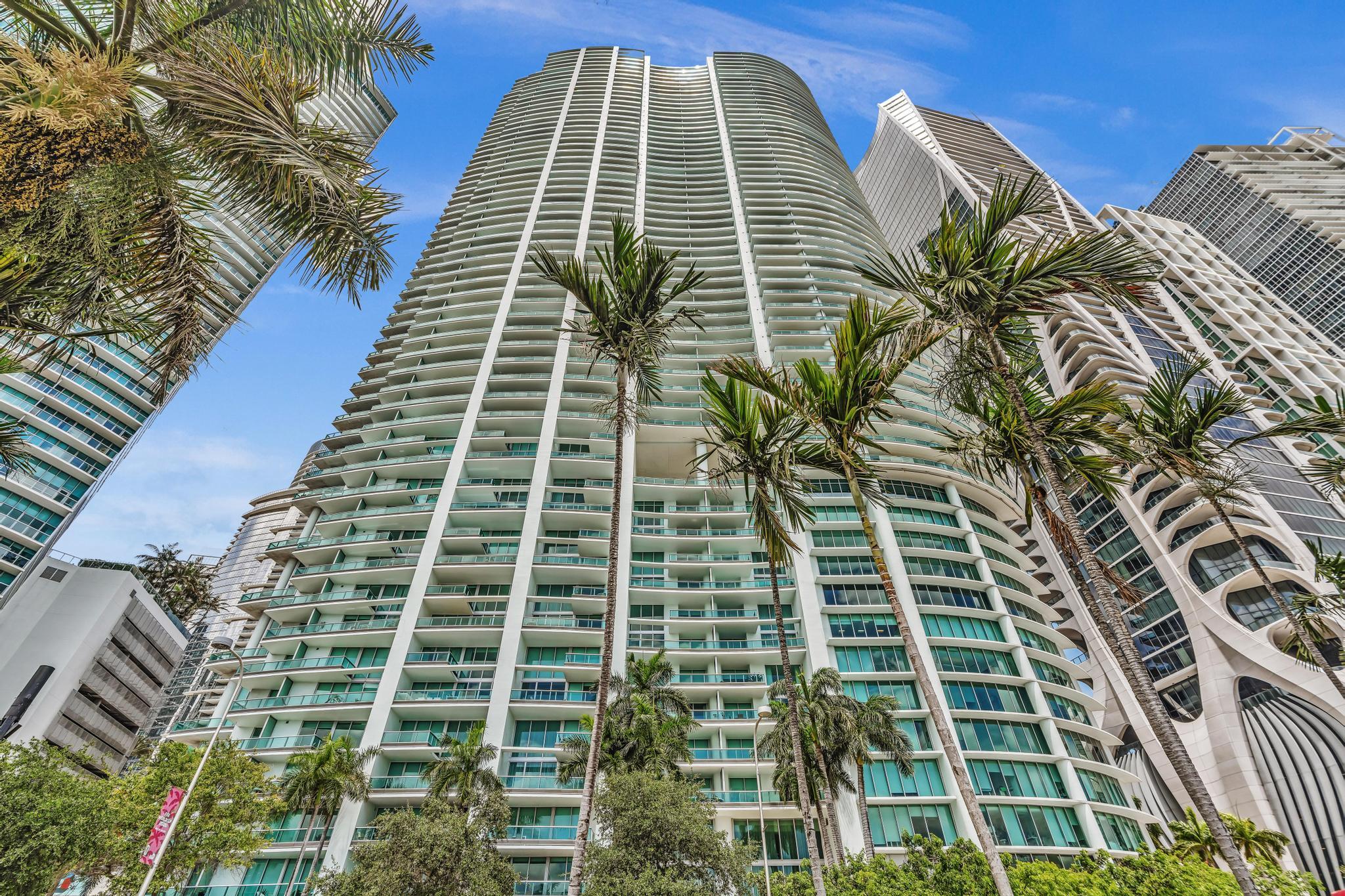 900 Biscayne #4703, Miami FL 33132
