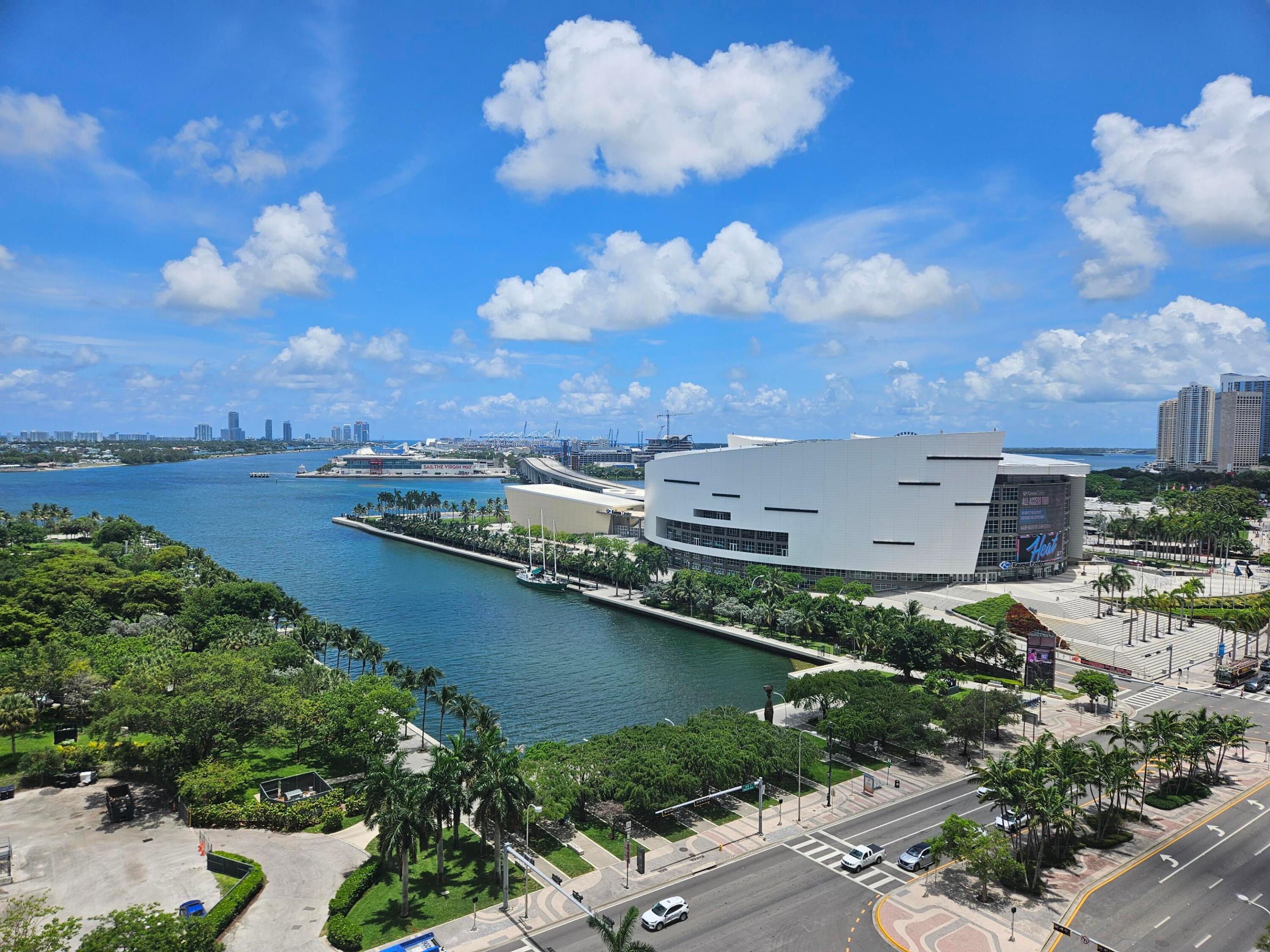 900 Biscayne #4703, Miami FL 33132
