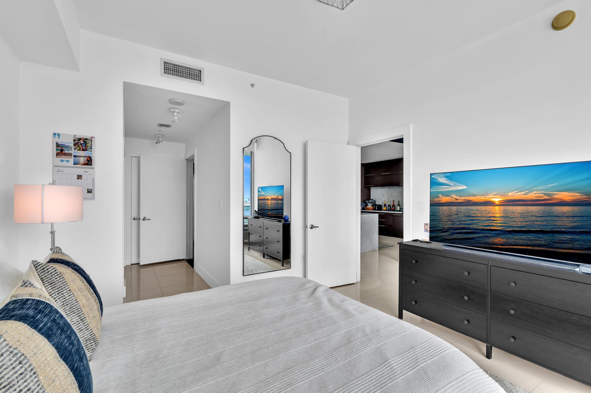 900 Biscayne #4703, Miami FL 33132