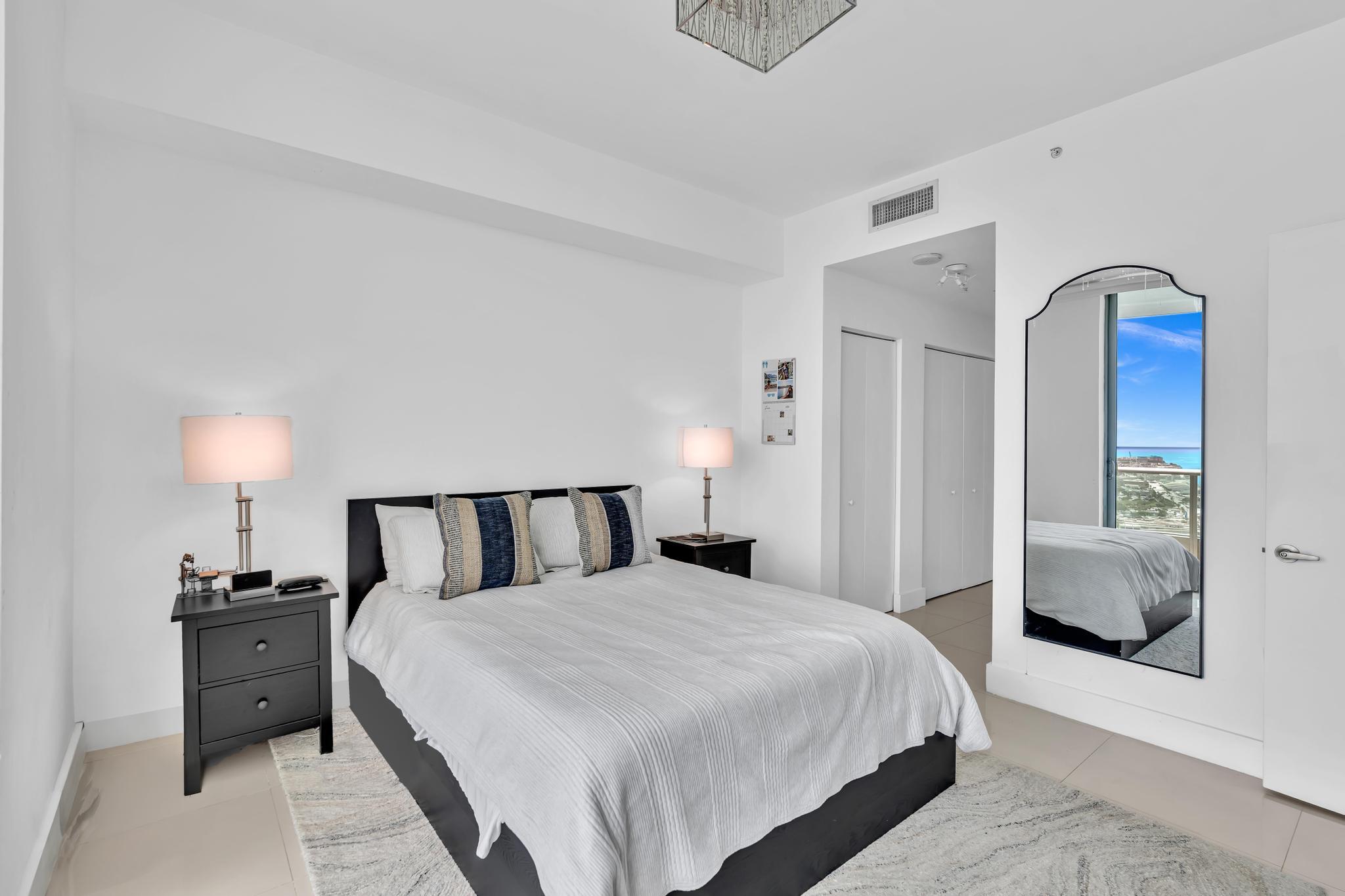 900 Biscayne #4703, Miami FL 33132