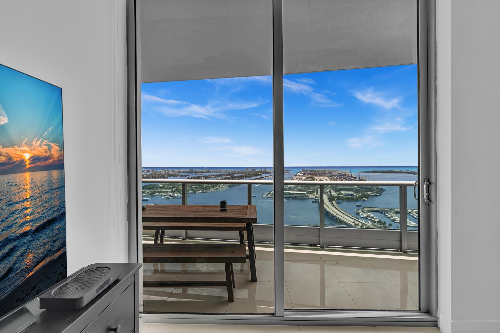 900 Biscayne #4703, Miami FL 33132