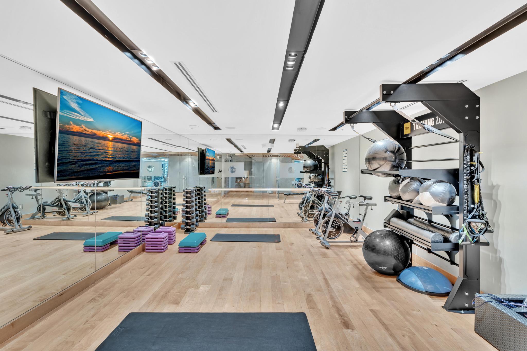 900 Biscayne #4703, Miami FL 33132