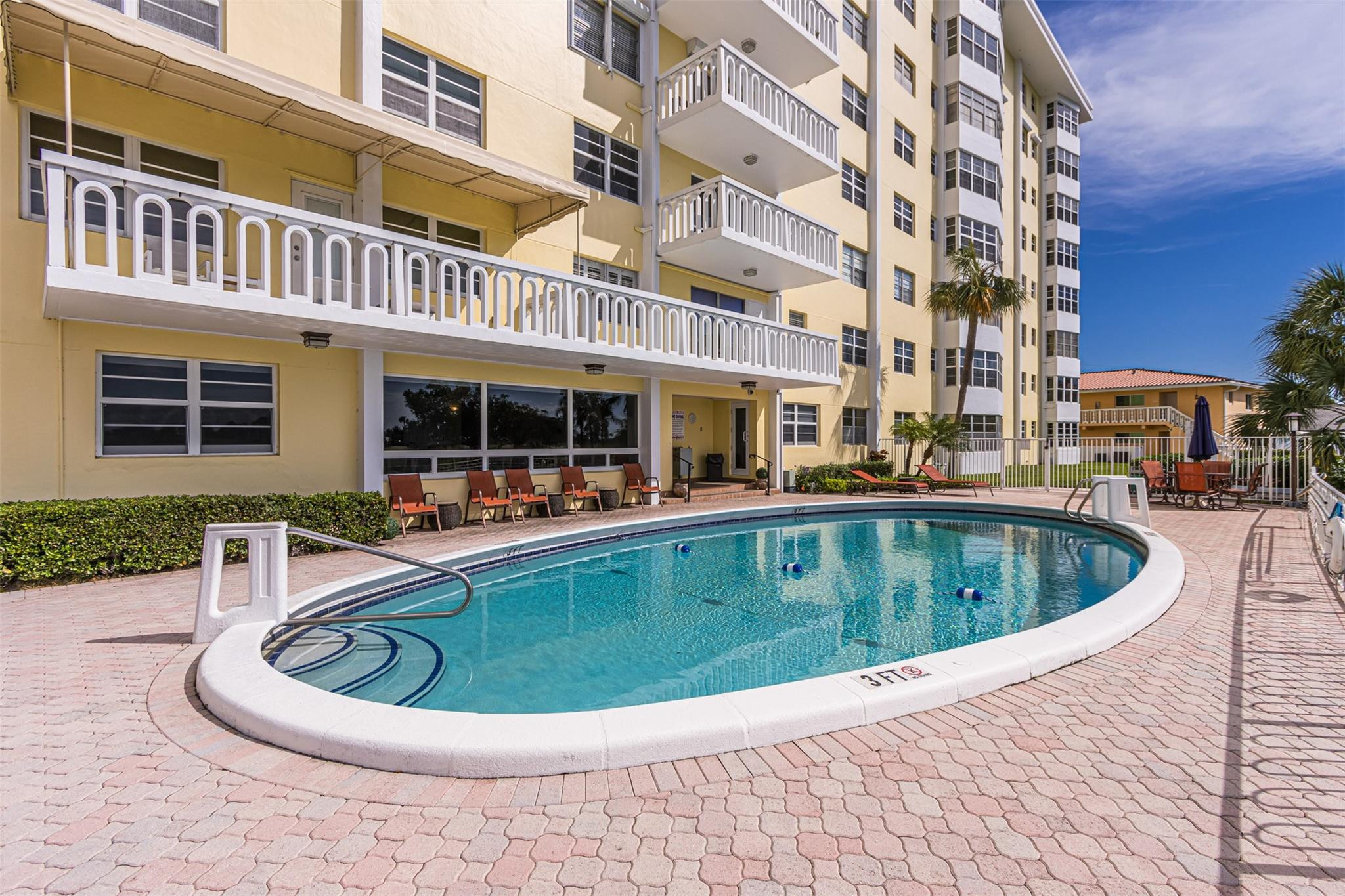 2500 NE 48th #609, Fort Lauderdale FL 33308