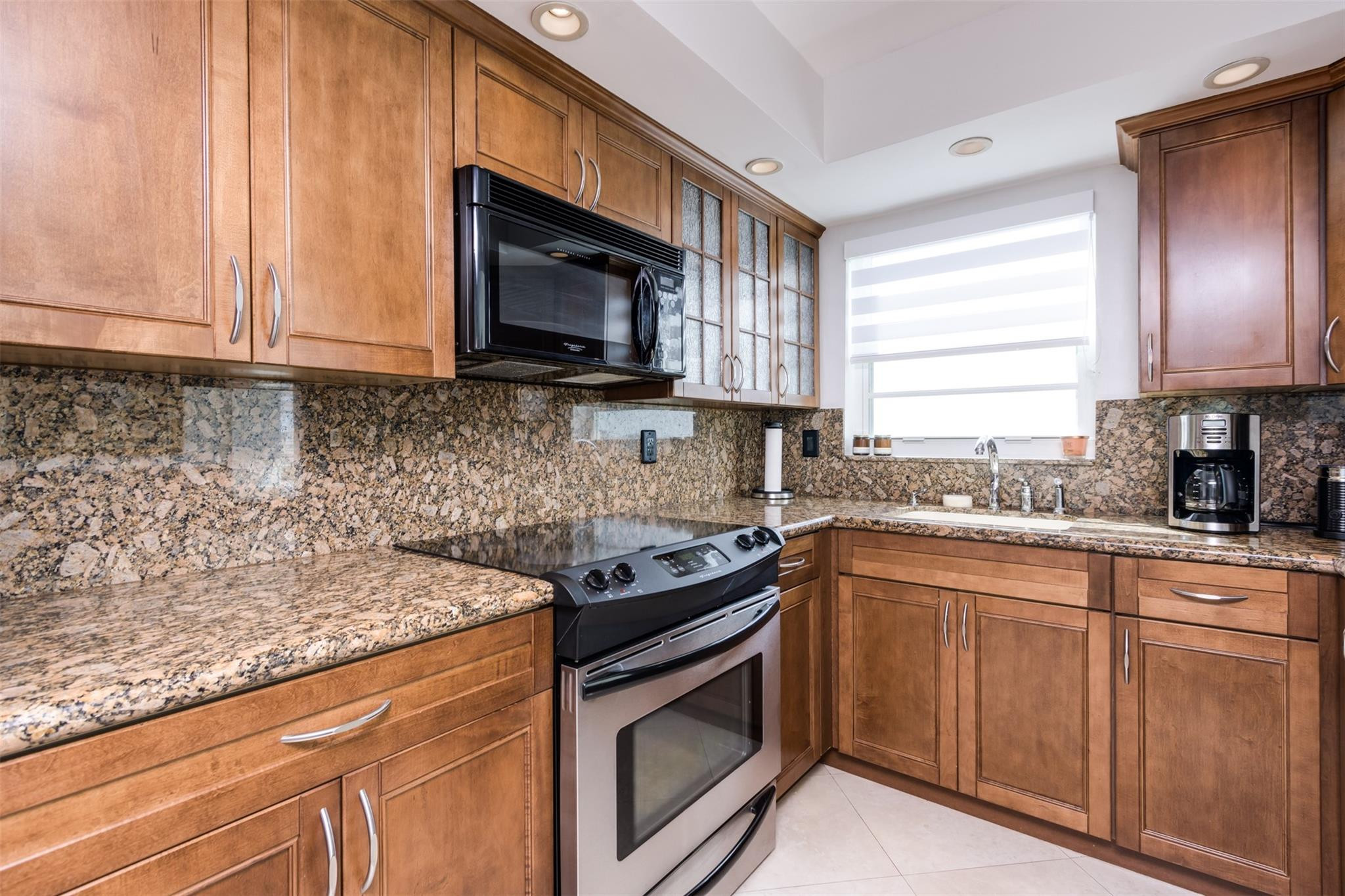 2500 NE 48th #609, Fort Lauderdale FL 33308
