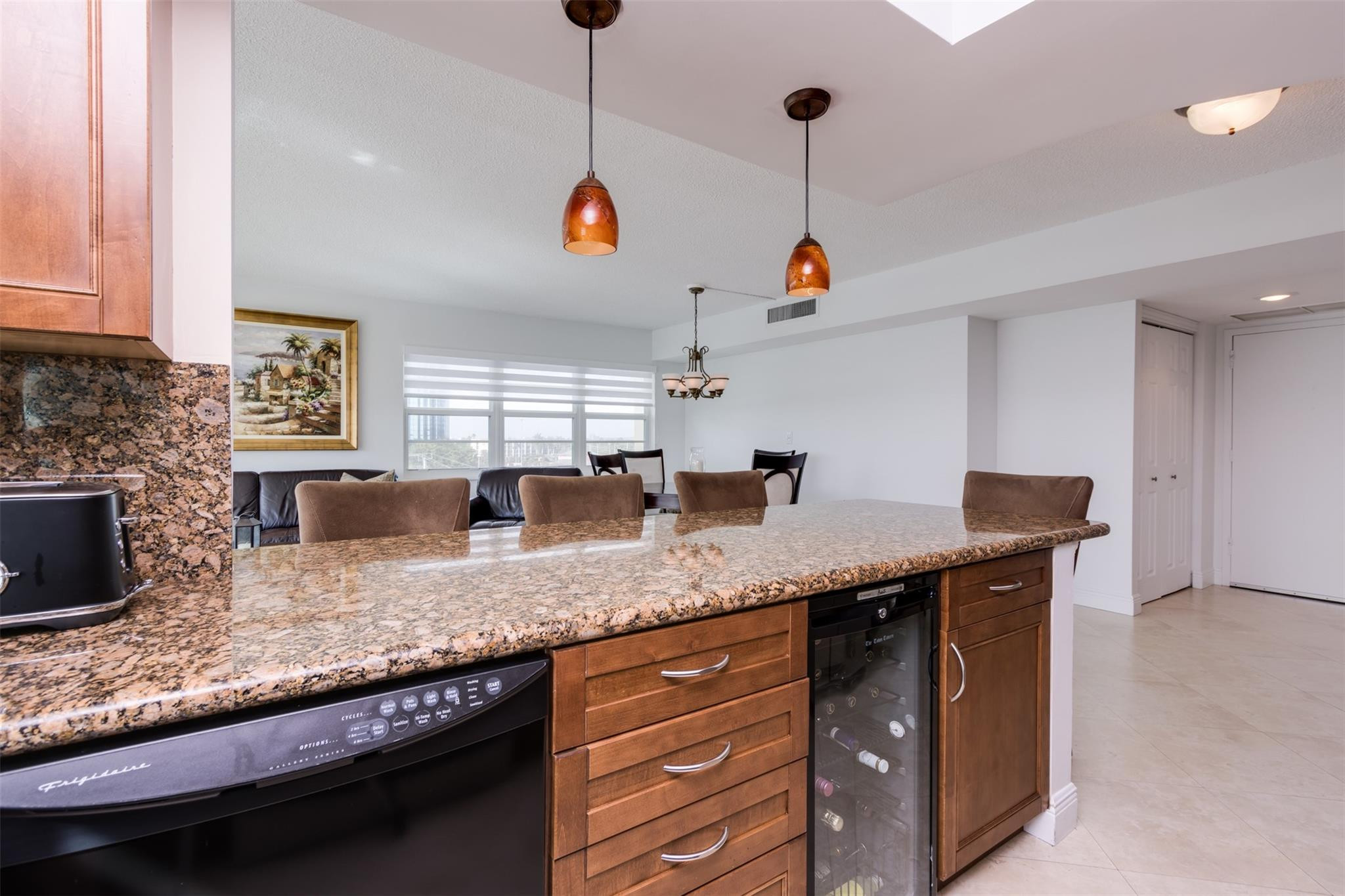 2500 NE 48th #609, Fort Lauderdale FL 33308