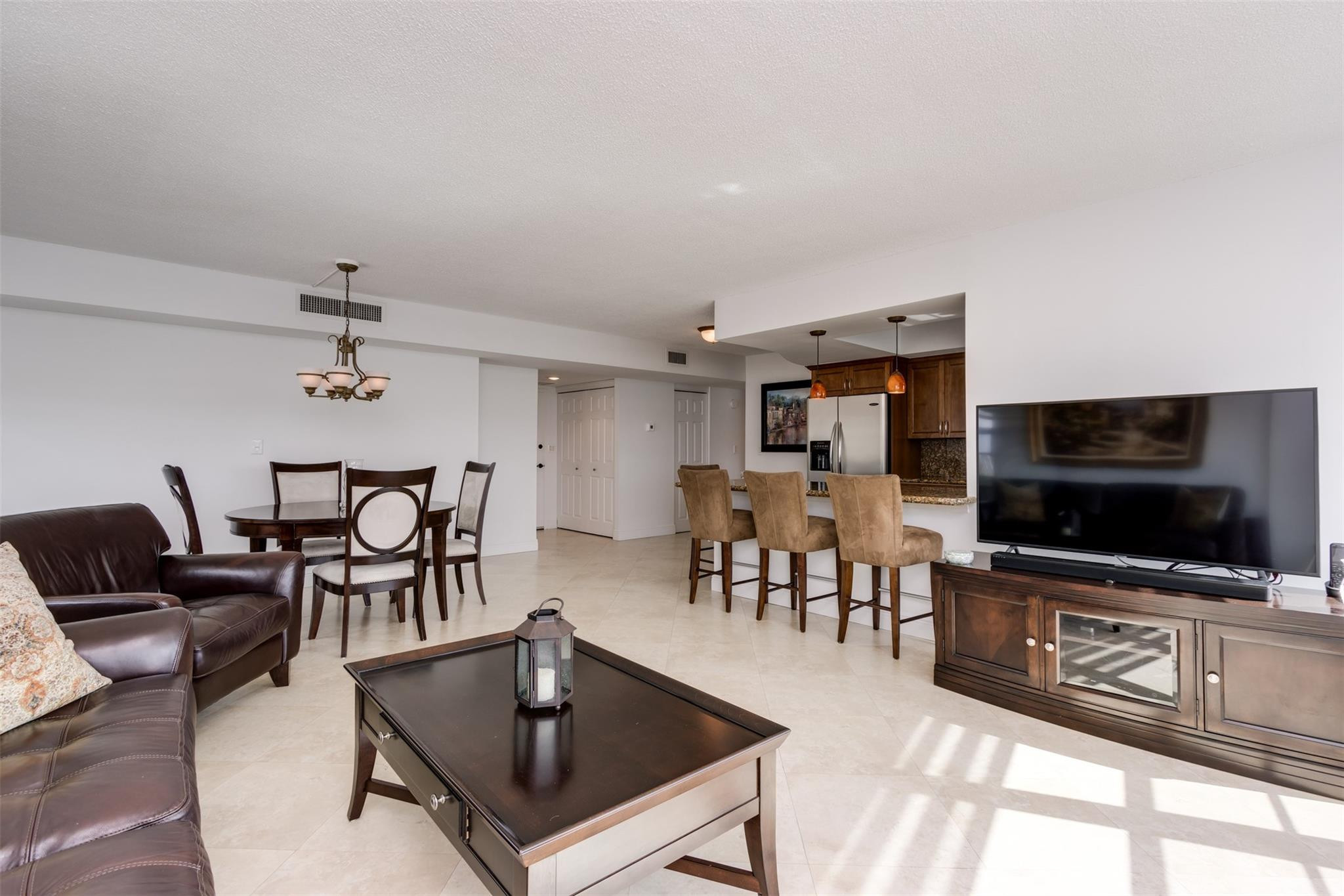 2500 NE 48th #609, Fort Lauderdale FL 33308