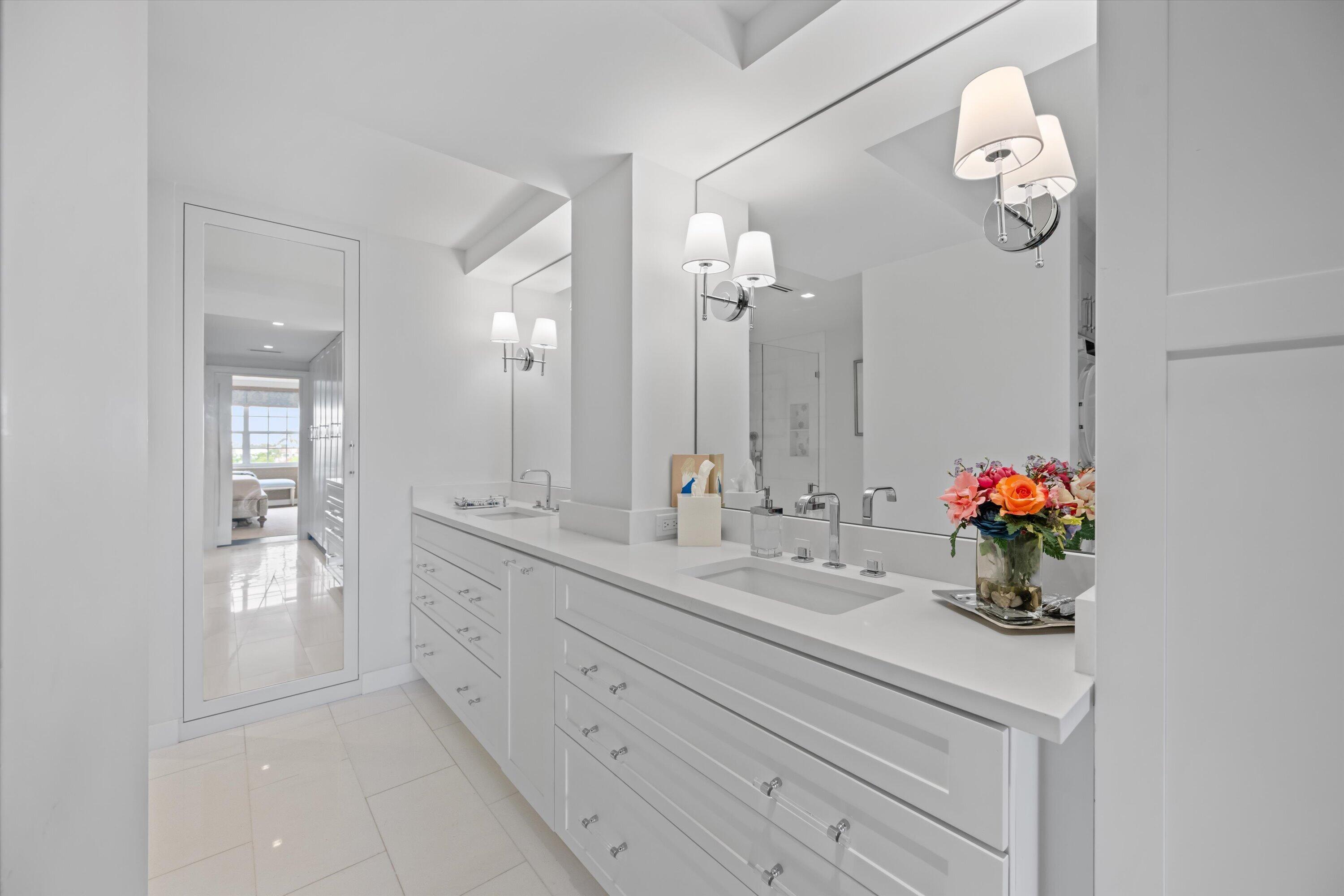 330 Cocoanut Row #5b, Palm Beach FL 33480