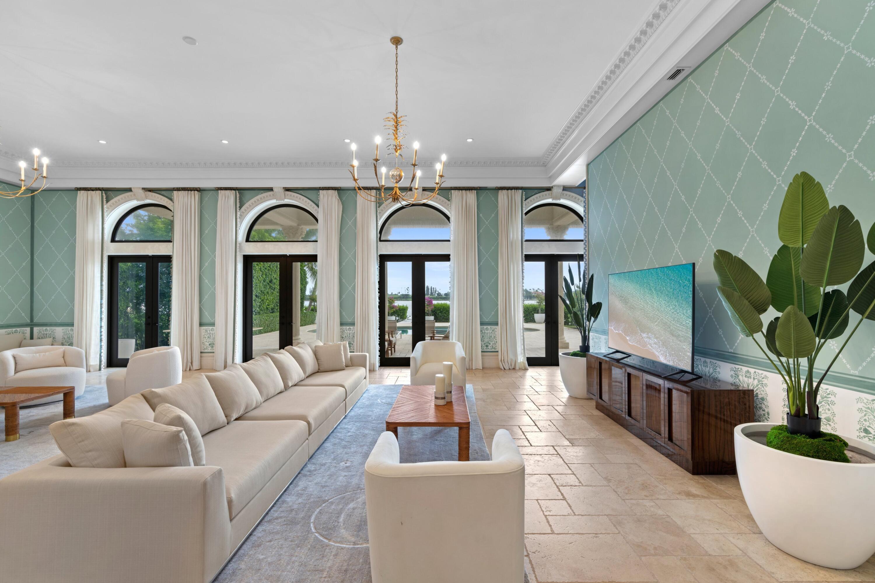 3240 N Flagler, West Palm Beach FL 33407