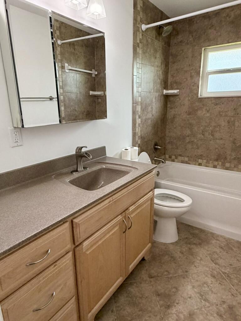 147 Sunflower, Royal Palm Beach FL 33411