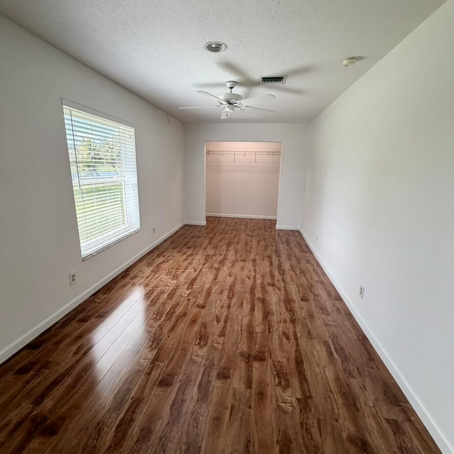147 Sunflower, Royal Palm Beach FL 33411