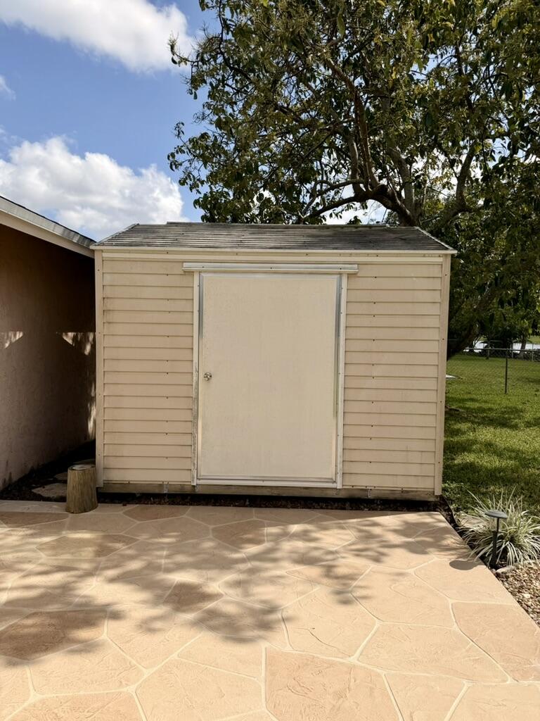 147 Sunflower, Royal Palm Beach FL 33411