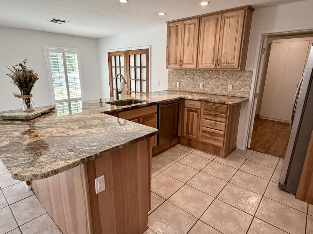147 Sunflower, Royal Palm Beach FL 33411