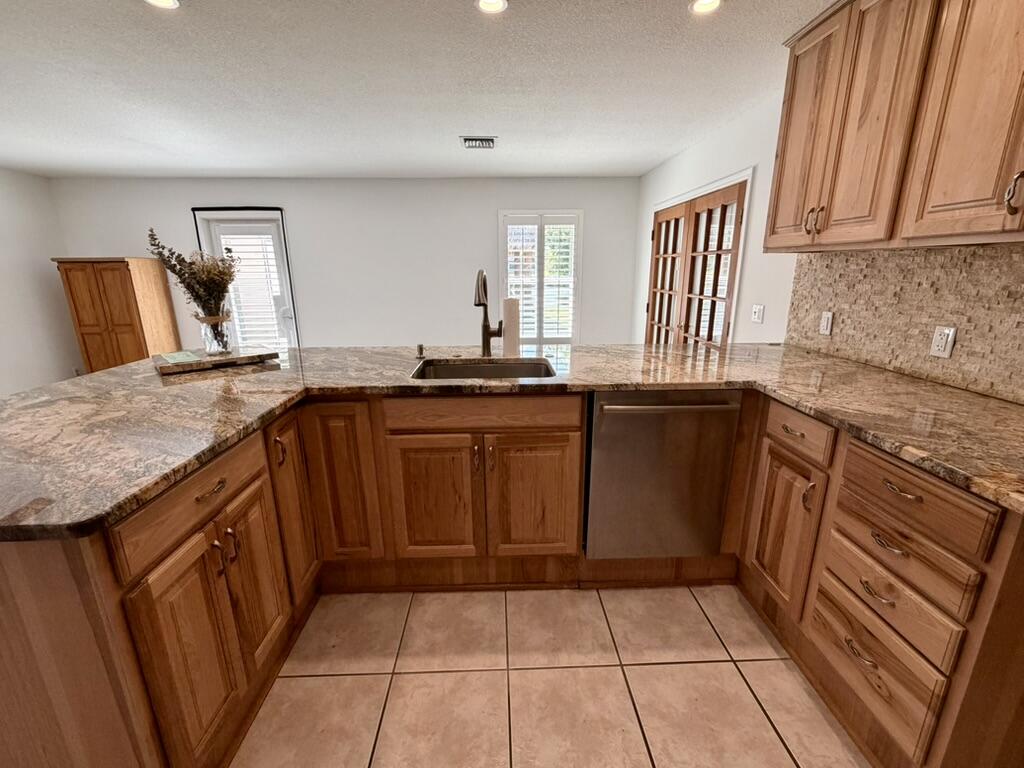 147 Sunflower, Royal Palm Beach FL 33411