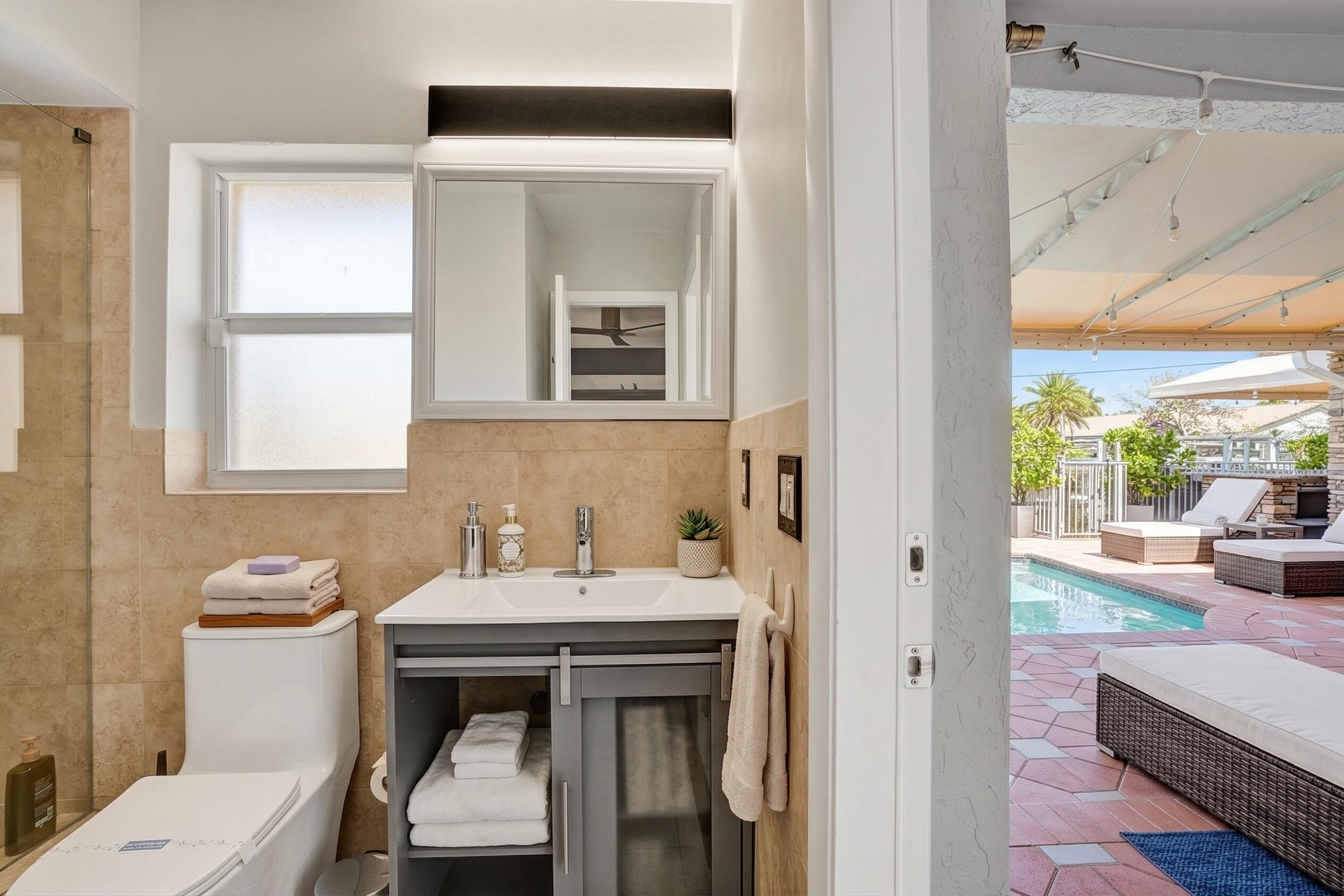 5841 Bayview, Fort Lauderdale FL 33308