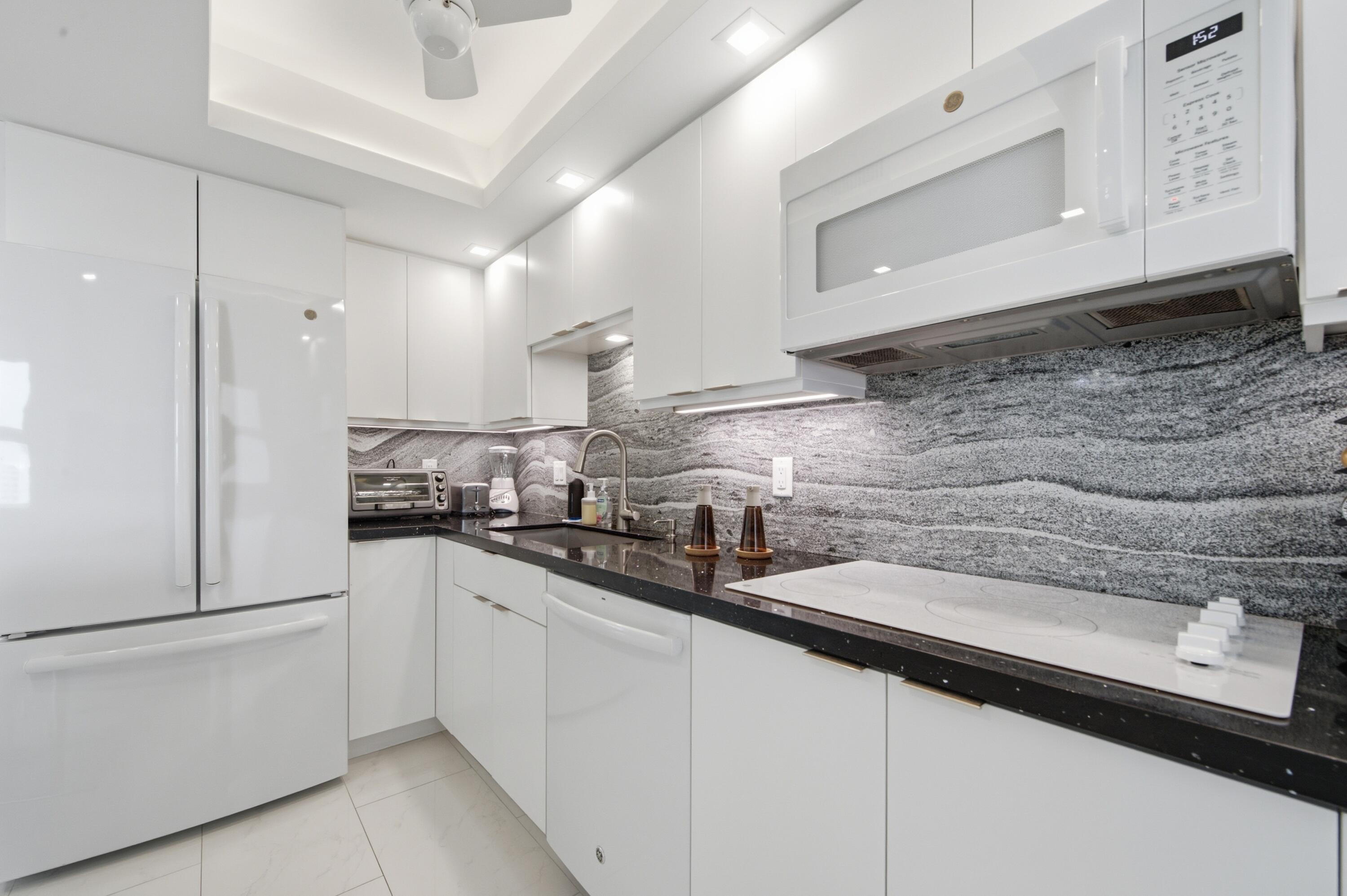 333 NE 21st #1422, Deerfield Beach FL 33441