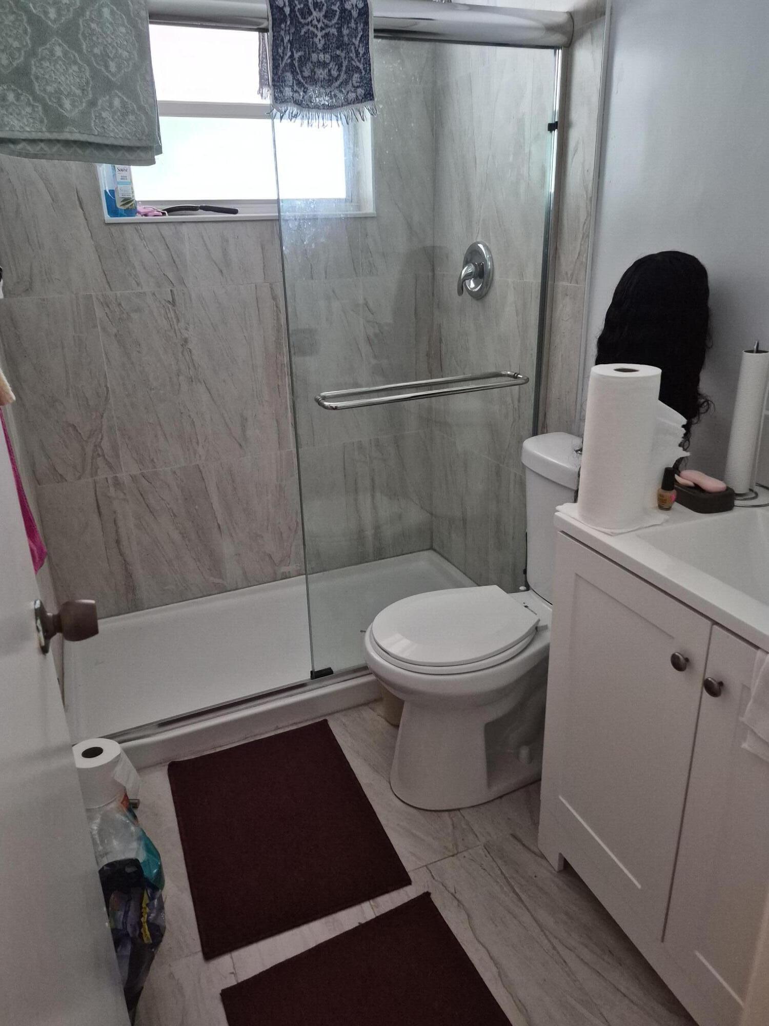 1001 SW 74th #201a, North Lauderdale FL 33068