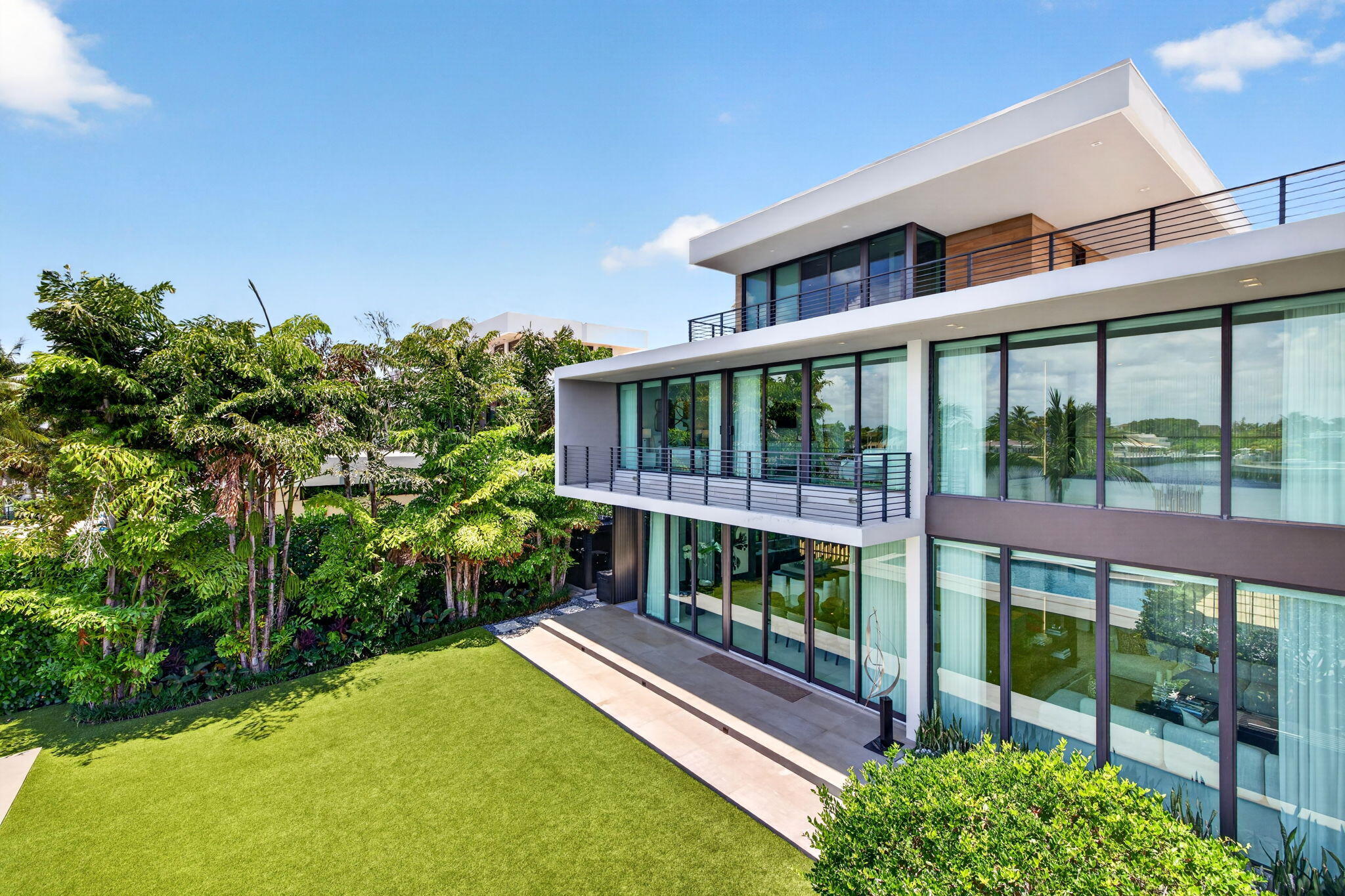 1529 Middle River, Fort Lauderdale FL 33304