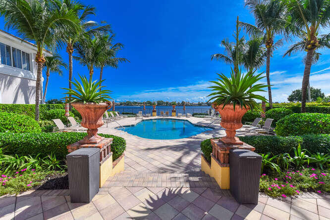 124 Las Brisas, Hypoluxo FL 33462