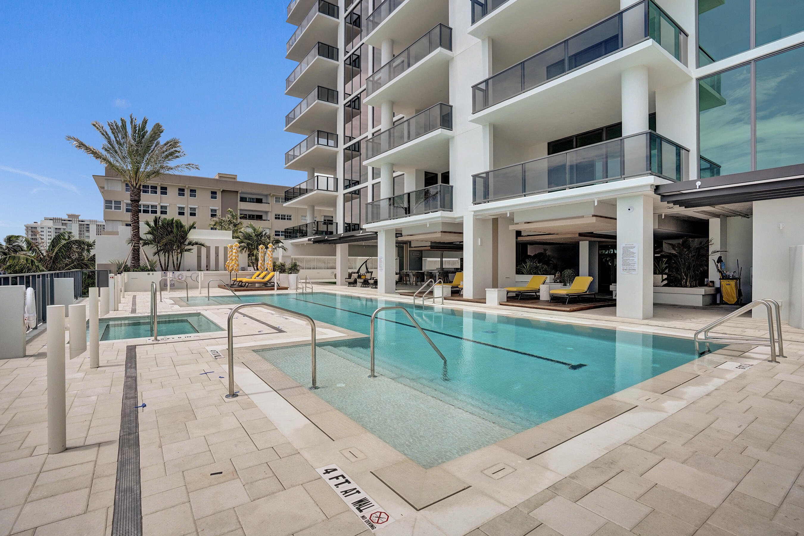 305 Briny #306, Pompano Beach FL 33062