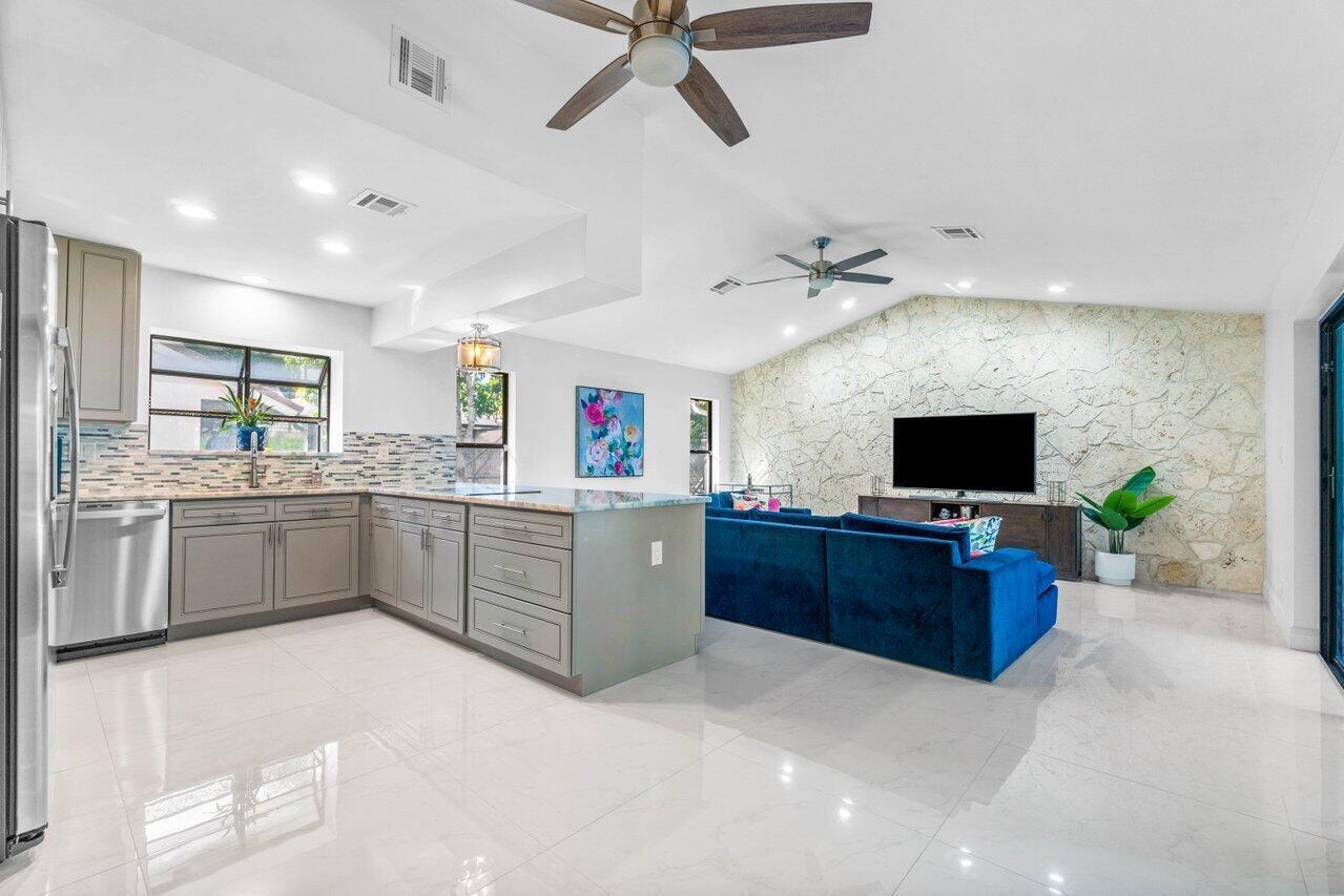 2683 NW 45th, Boca Raton FL 33434