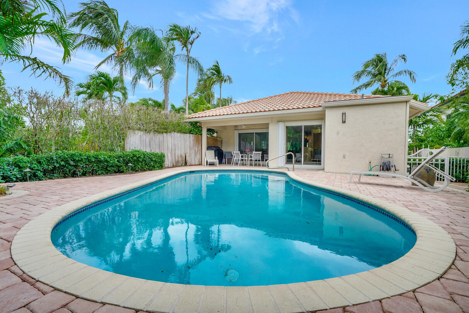 290 E Fern, Boca Raton FL 33432