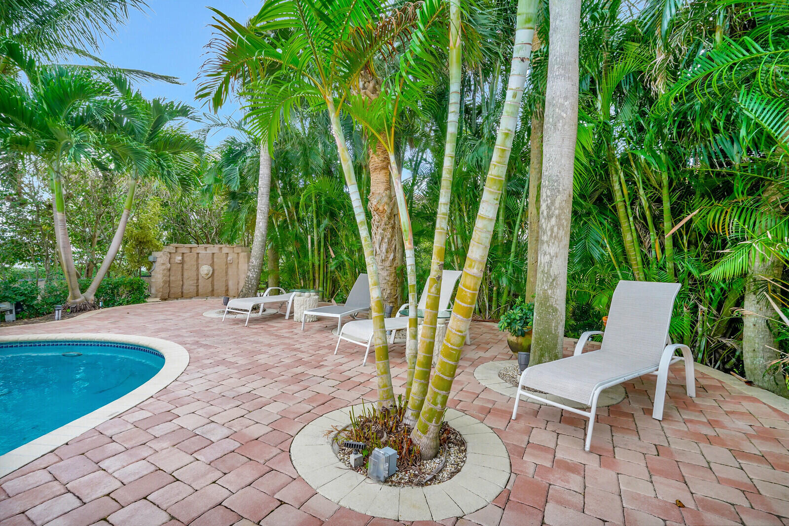 290 E Fern, Boca Raton FL 33432