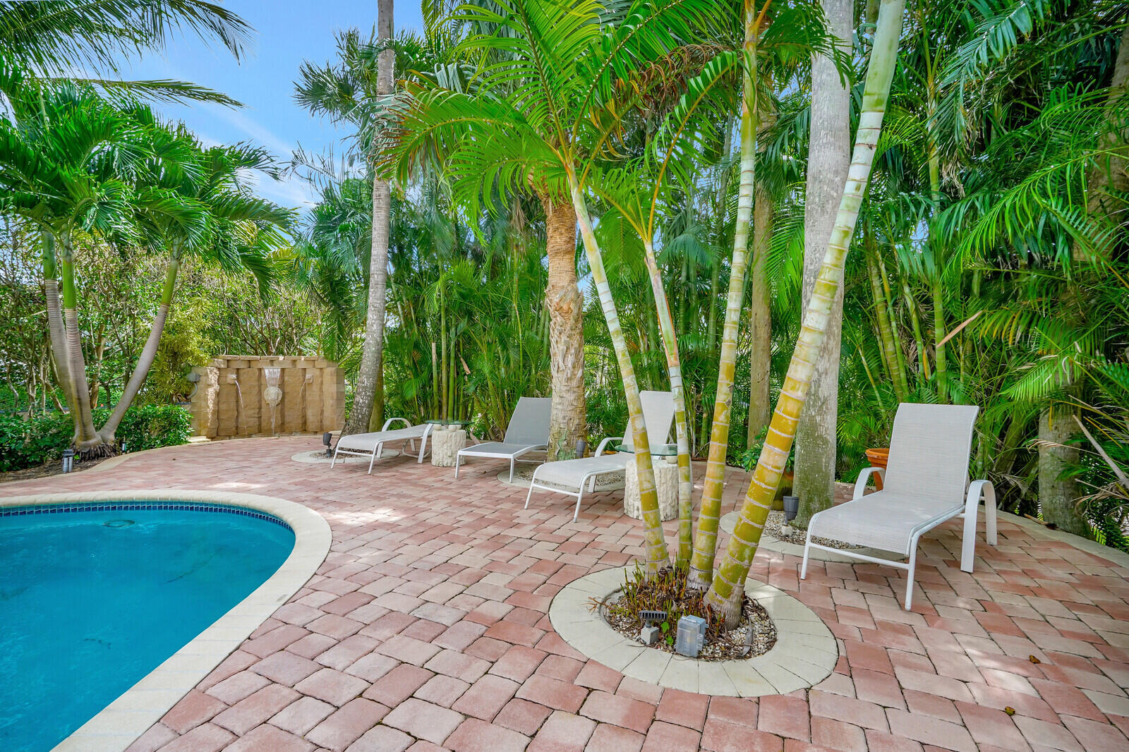 290 E Fern, Boca Raton FL 33432