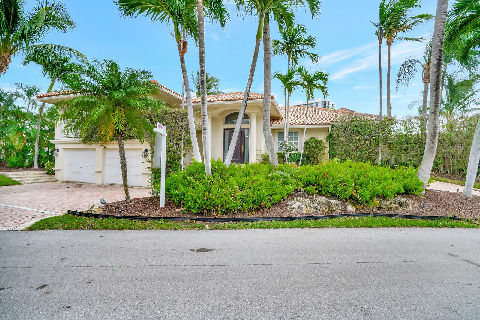 290 E Fern, Boca Raton FL 33432