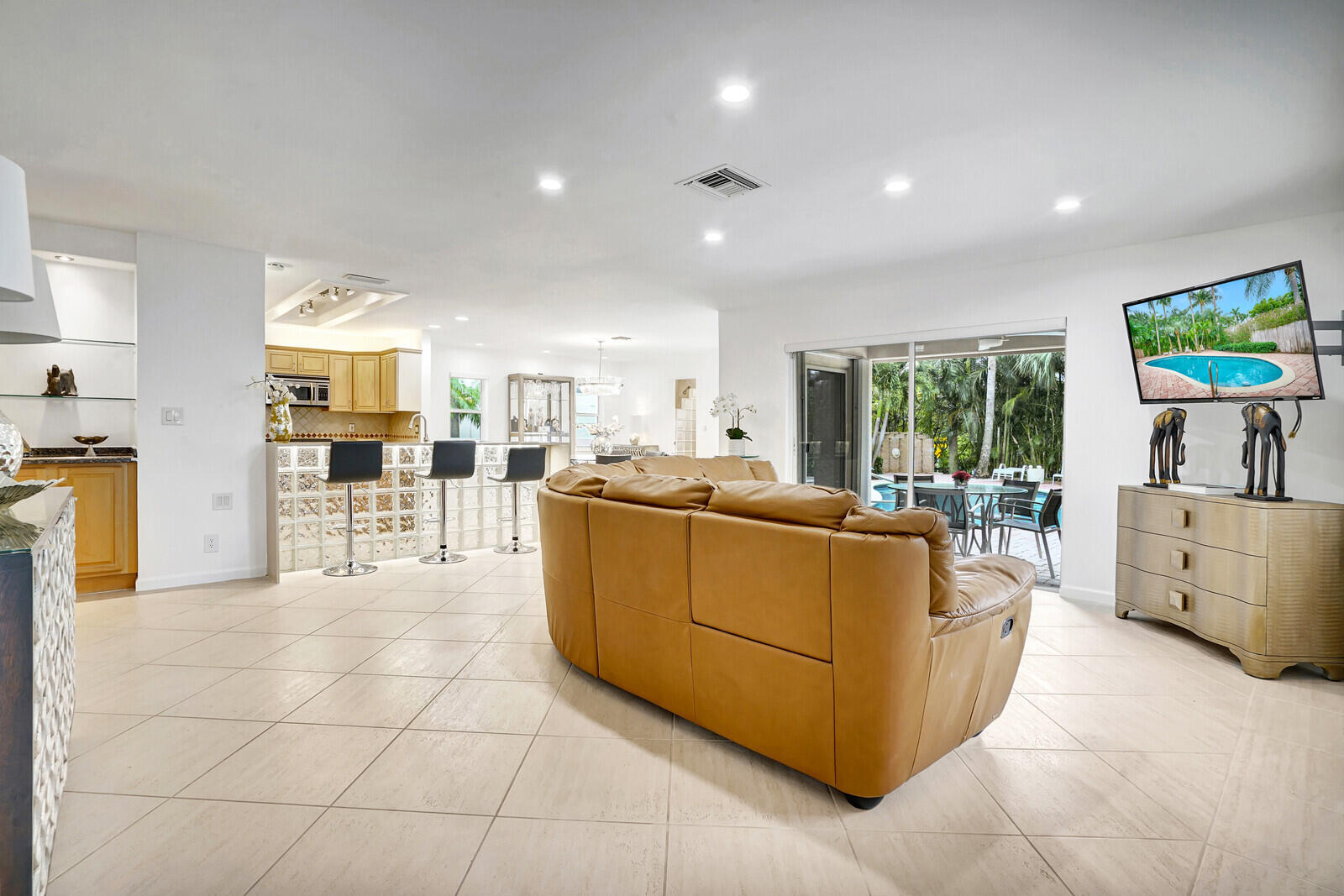 290 E Fern, Boca Raton FL 33432