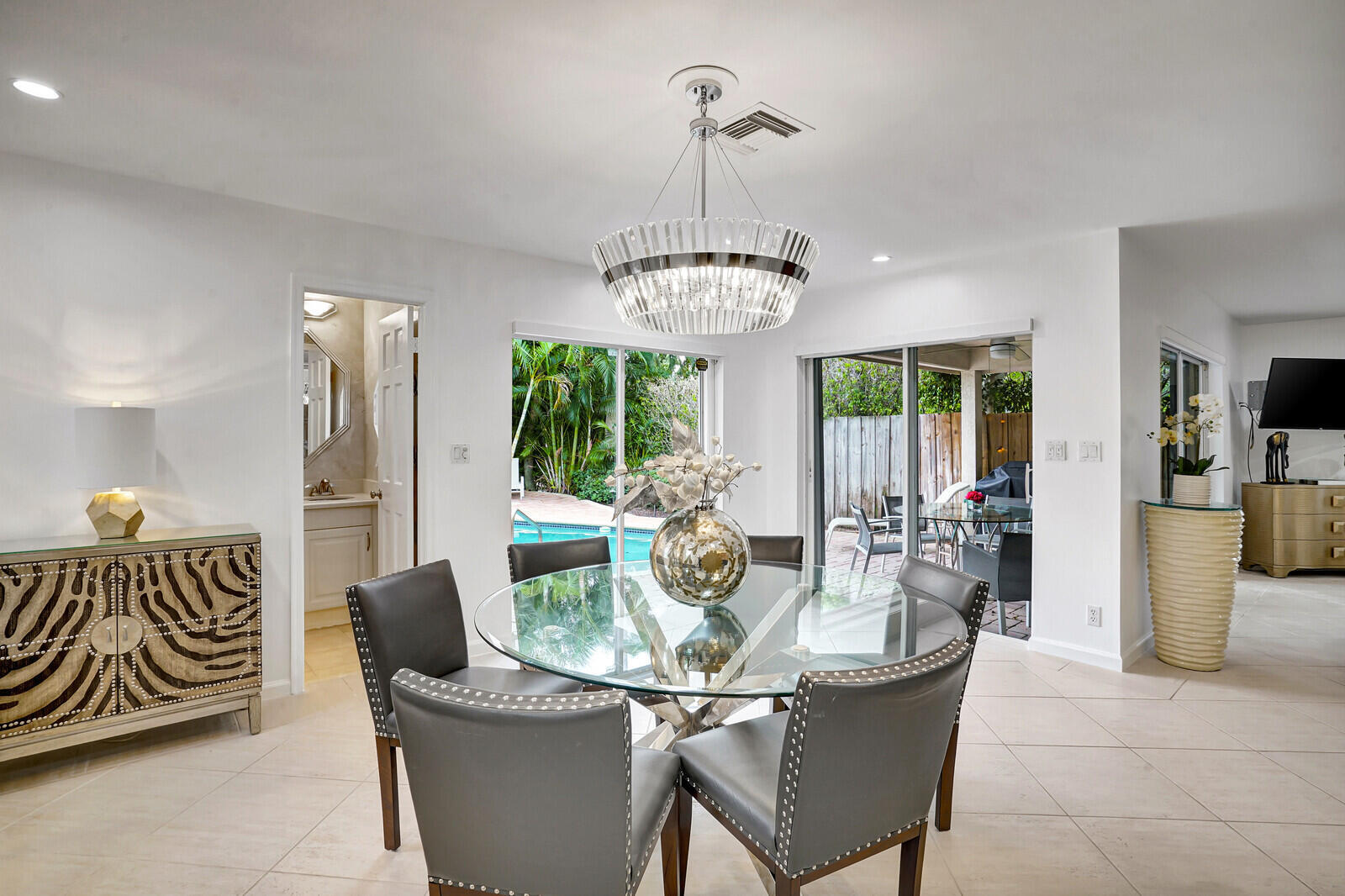 290 E Fern, Boca Raton FL 33432