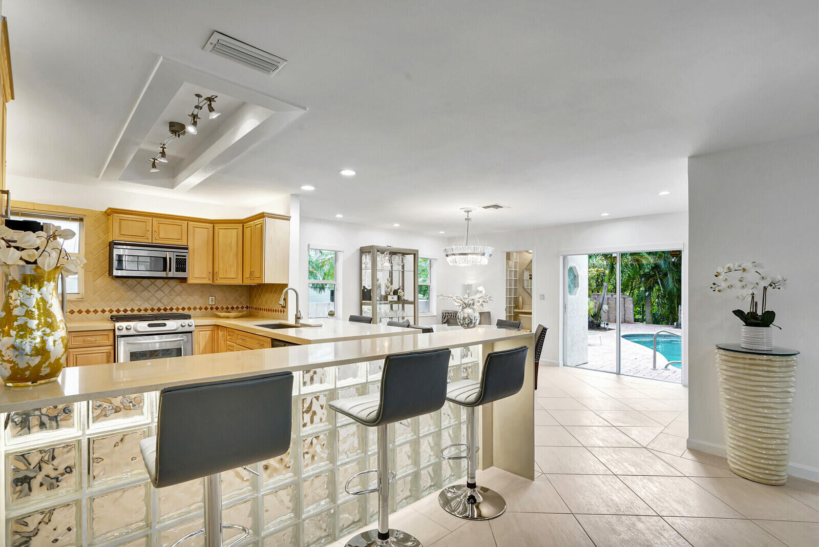 290 E Fern, Boca Raton FL 33432