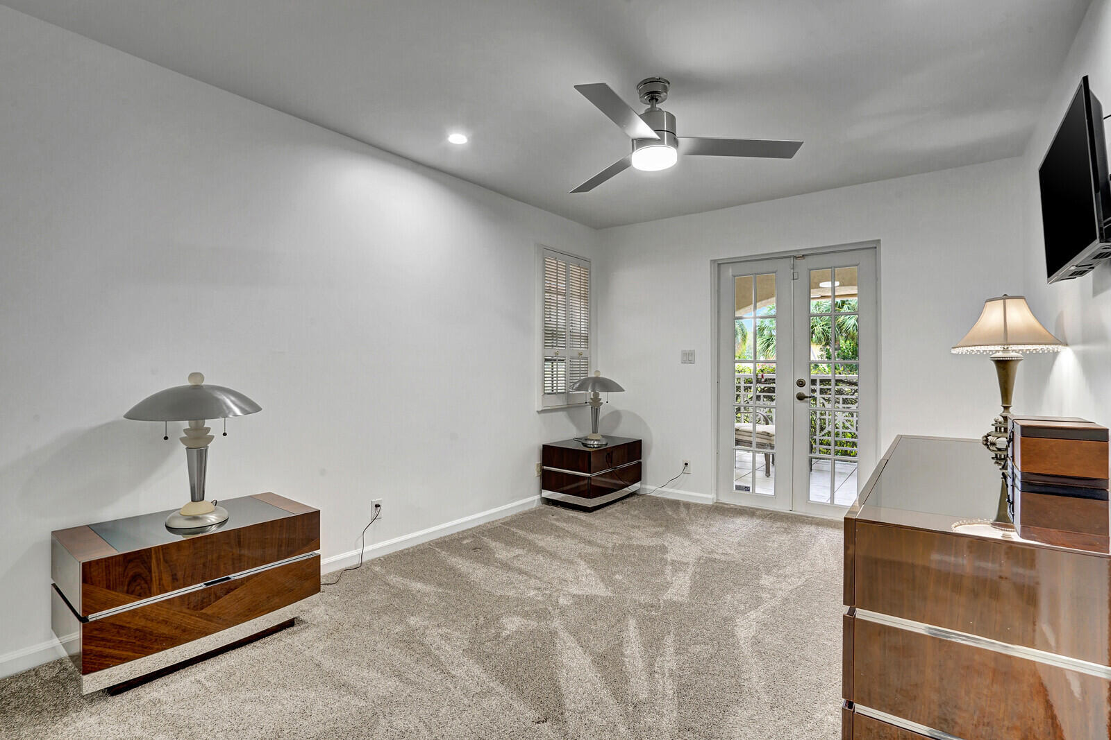 290 E Fern, Boca Raton FL 33432
