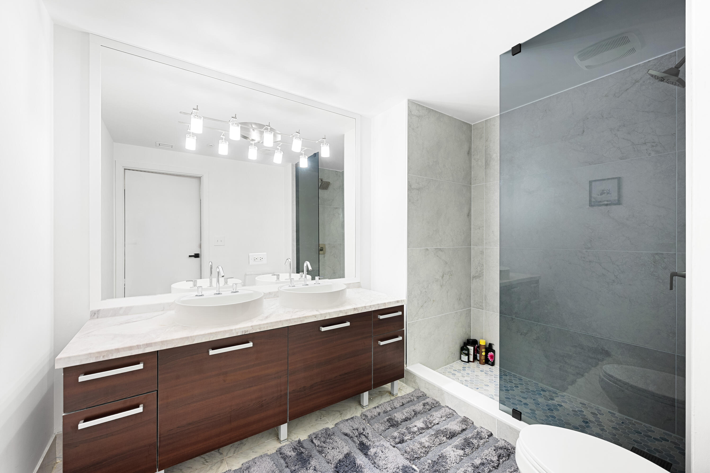 244 Biscayne #651, Miami FL 33132