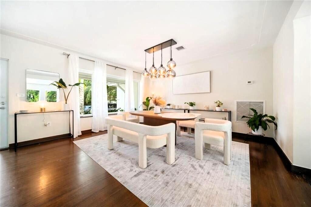 551 NE 53rd, Miami FL 33137
