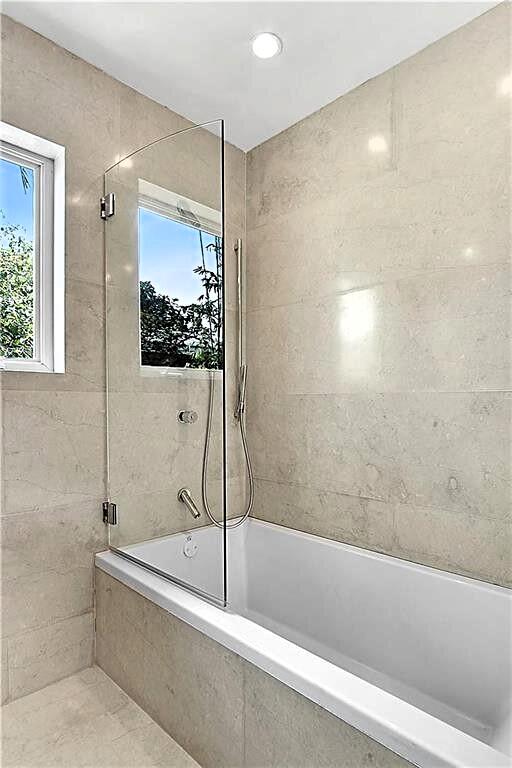 551 NE 53rd, Miami FL 33137
