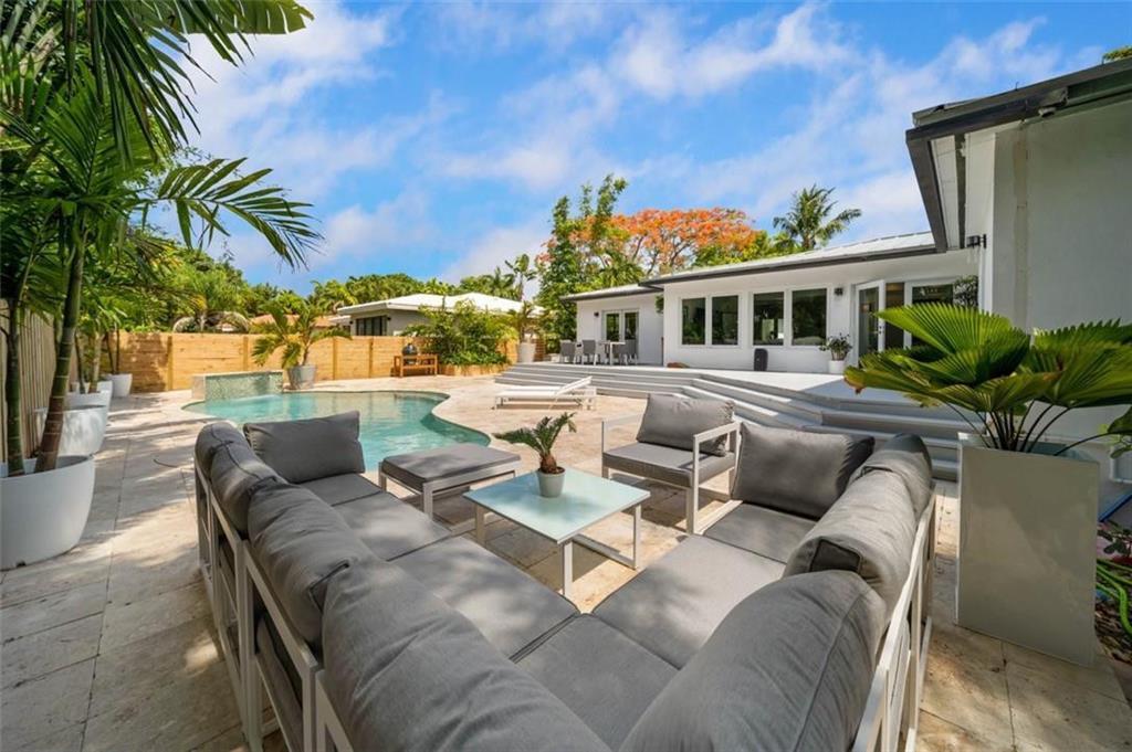 551 NE 53rd, Miami FL 33137
