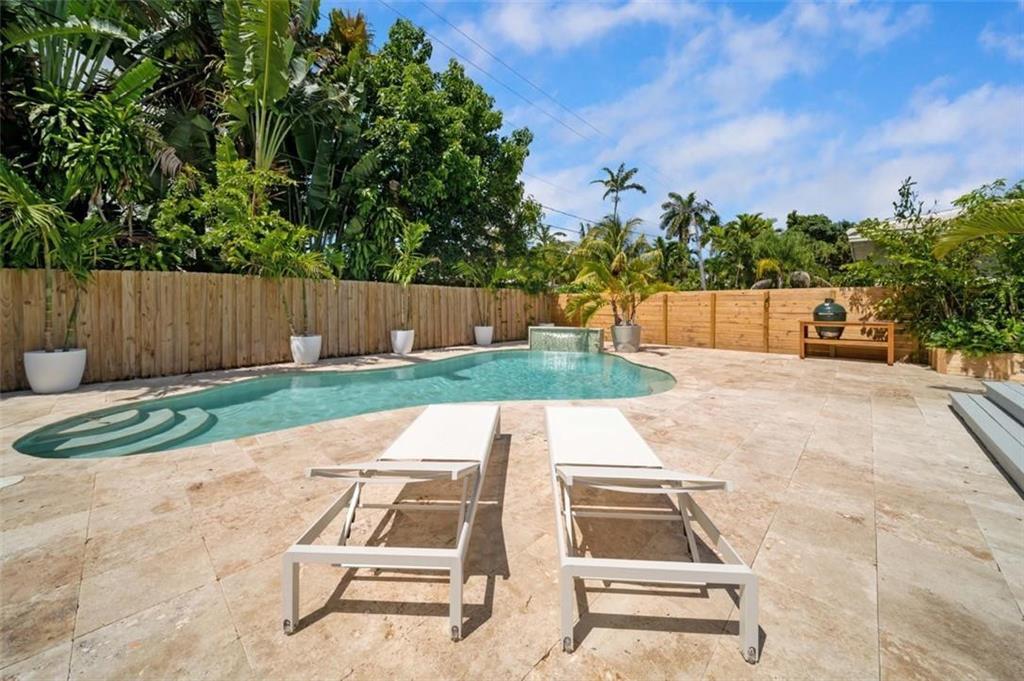 551 NE 53rd, Miami FL 33137