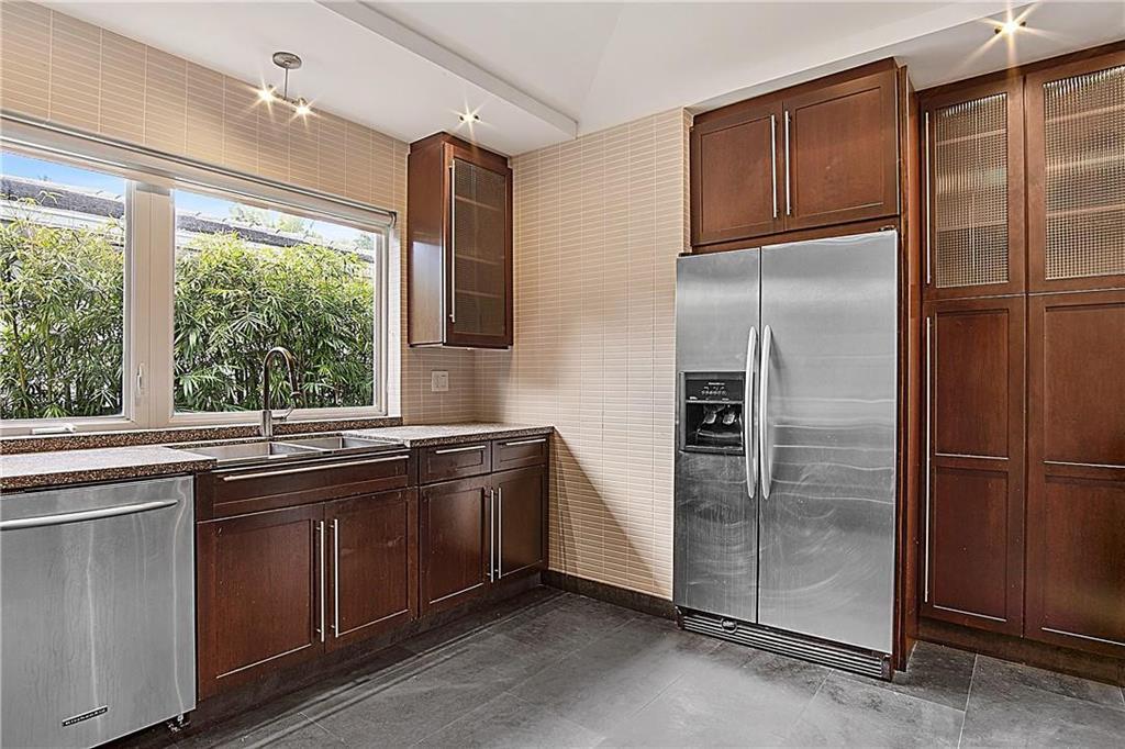 551 NE 53rd, Miami FL 33137