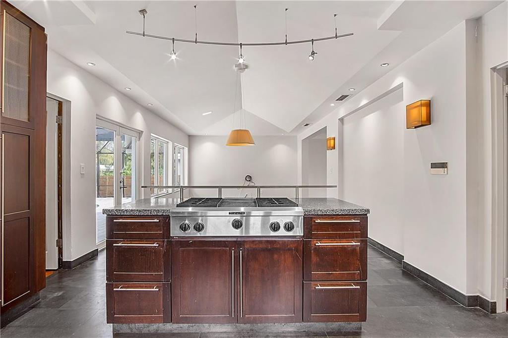 551 NE 53rd, Miami FL 33137