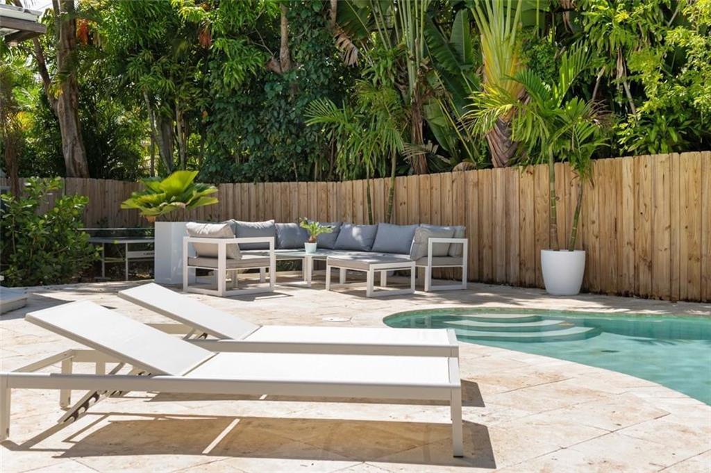 551 NE 53rd, Miami FL 33137