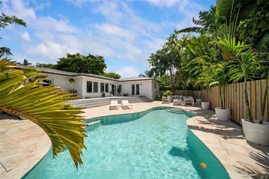 551 NE 53rd, Miami FL 33137
