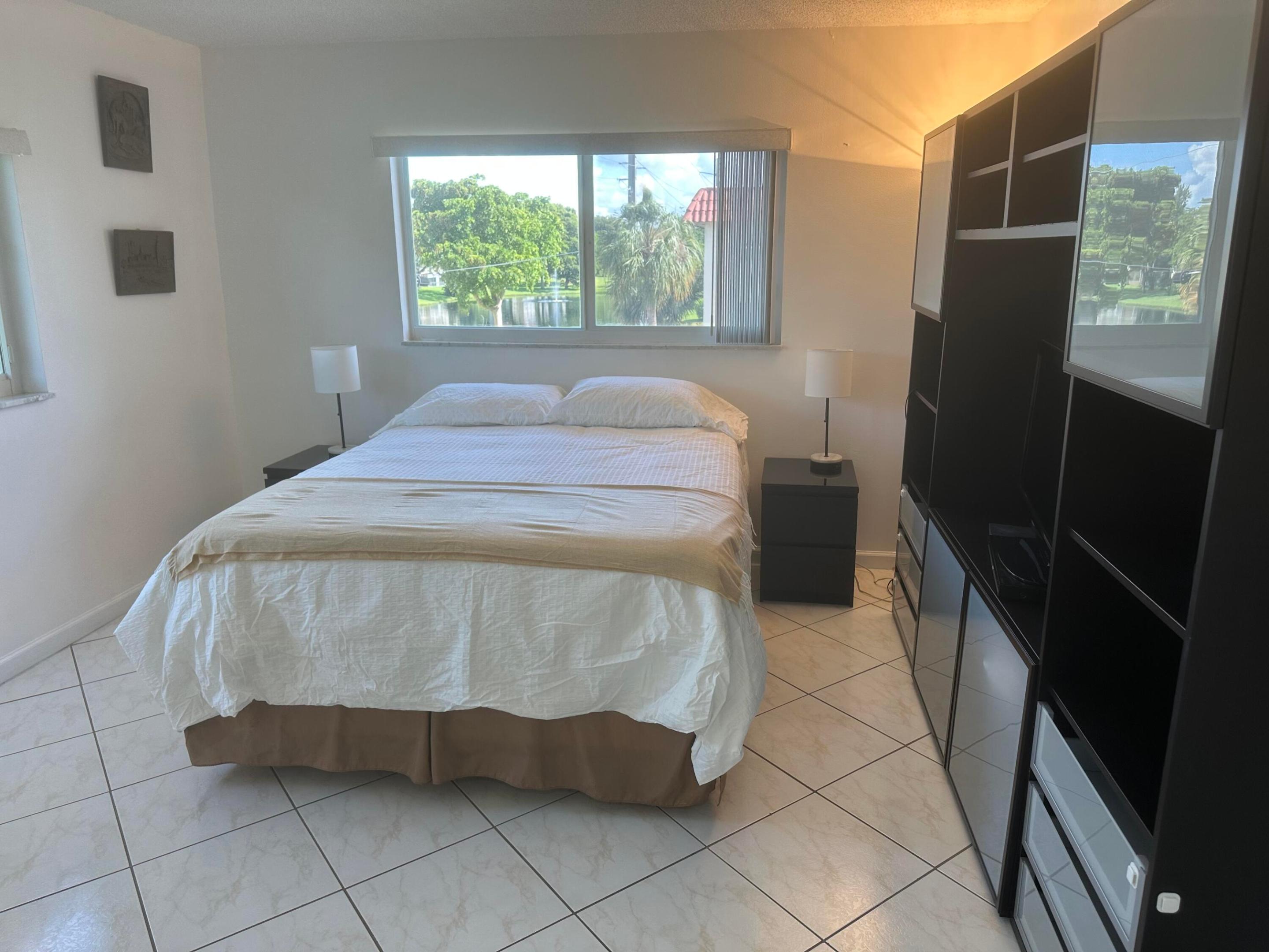 8960 S Hollybrook #301, Pembroke Pines FL 33025