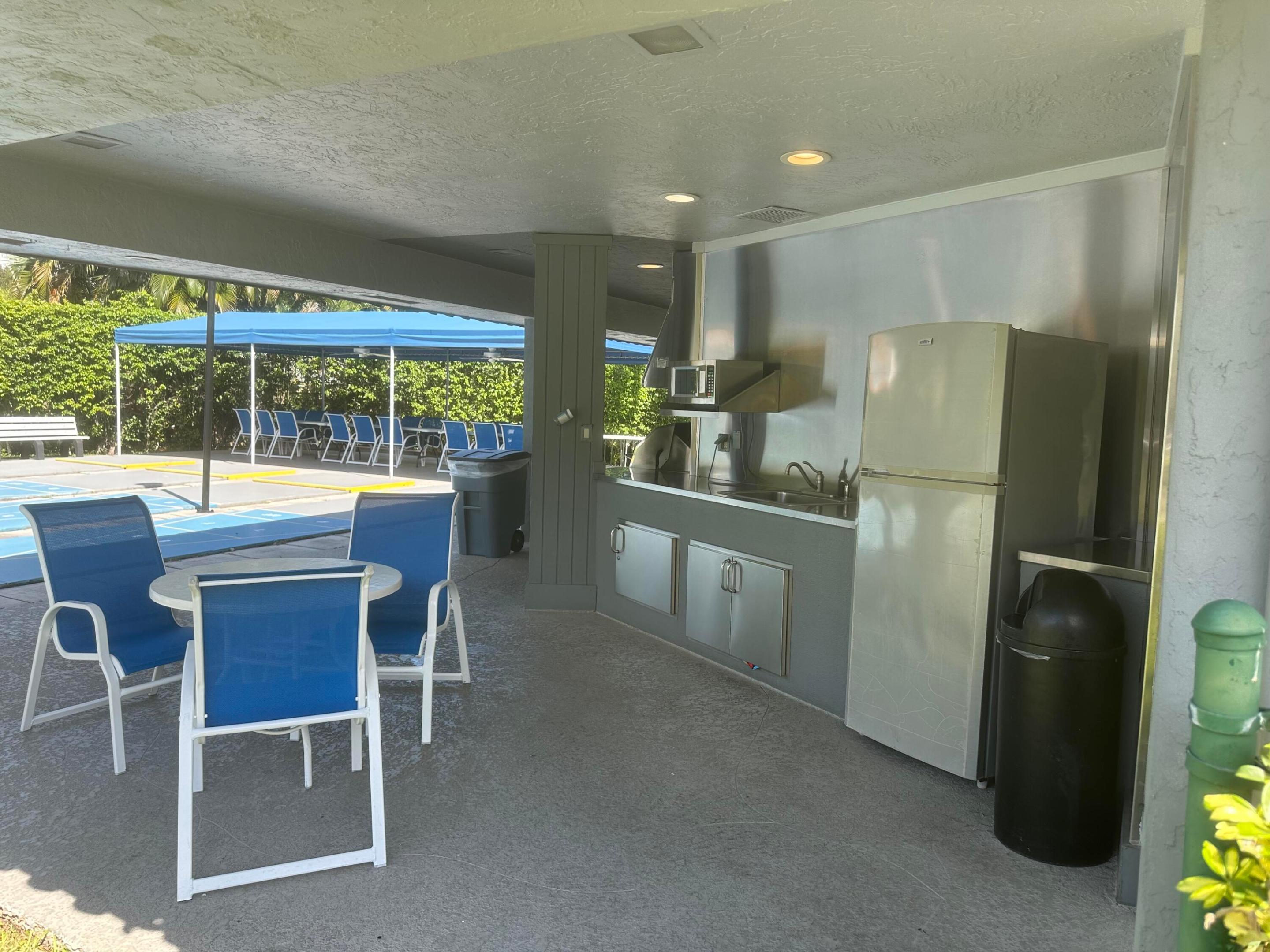 8960 S Hollybrook #301, Pembroke Pines FL 33025
