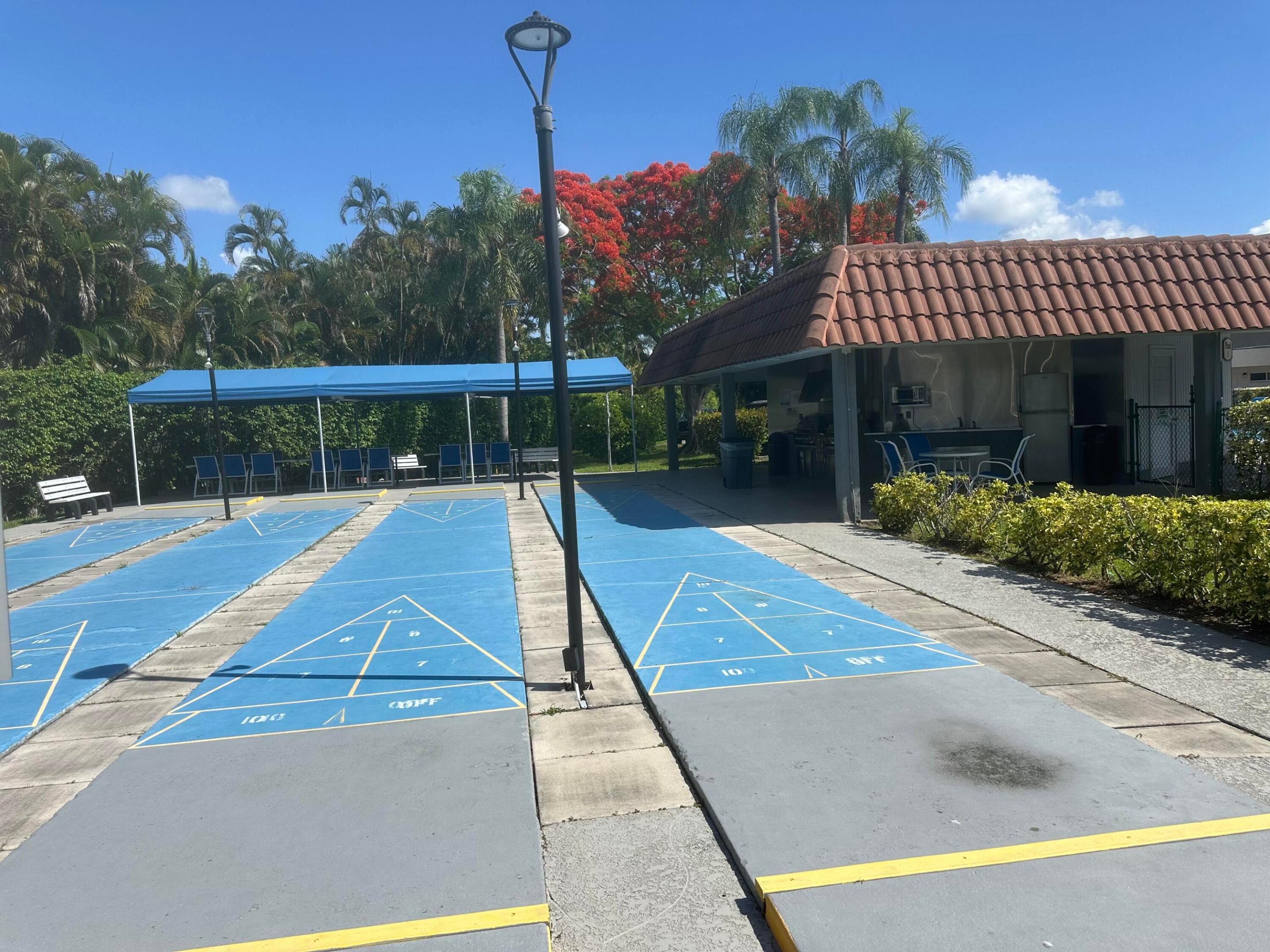 8960 S Hollybrook #301, Pembroke Pines FL 33025